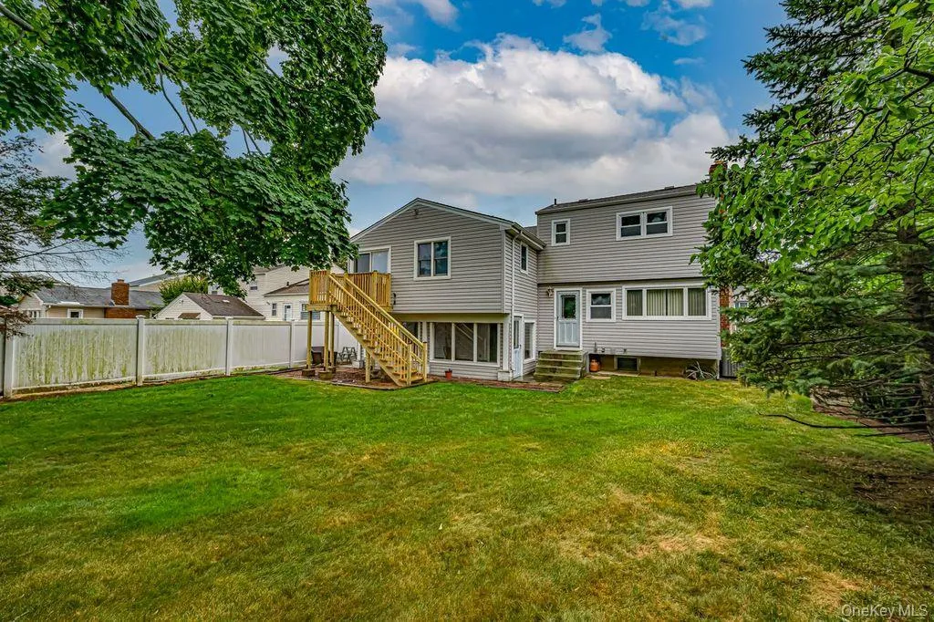 Beautiful, expanded home Beautiful, expanded home
