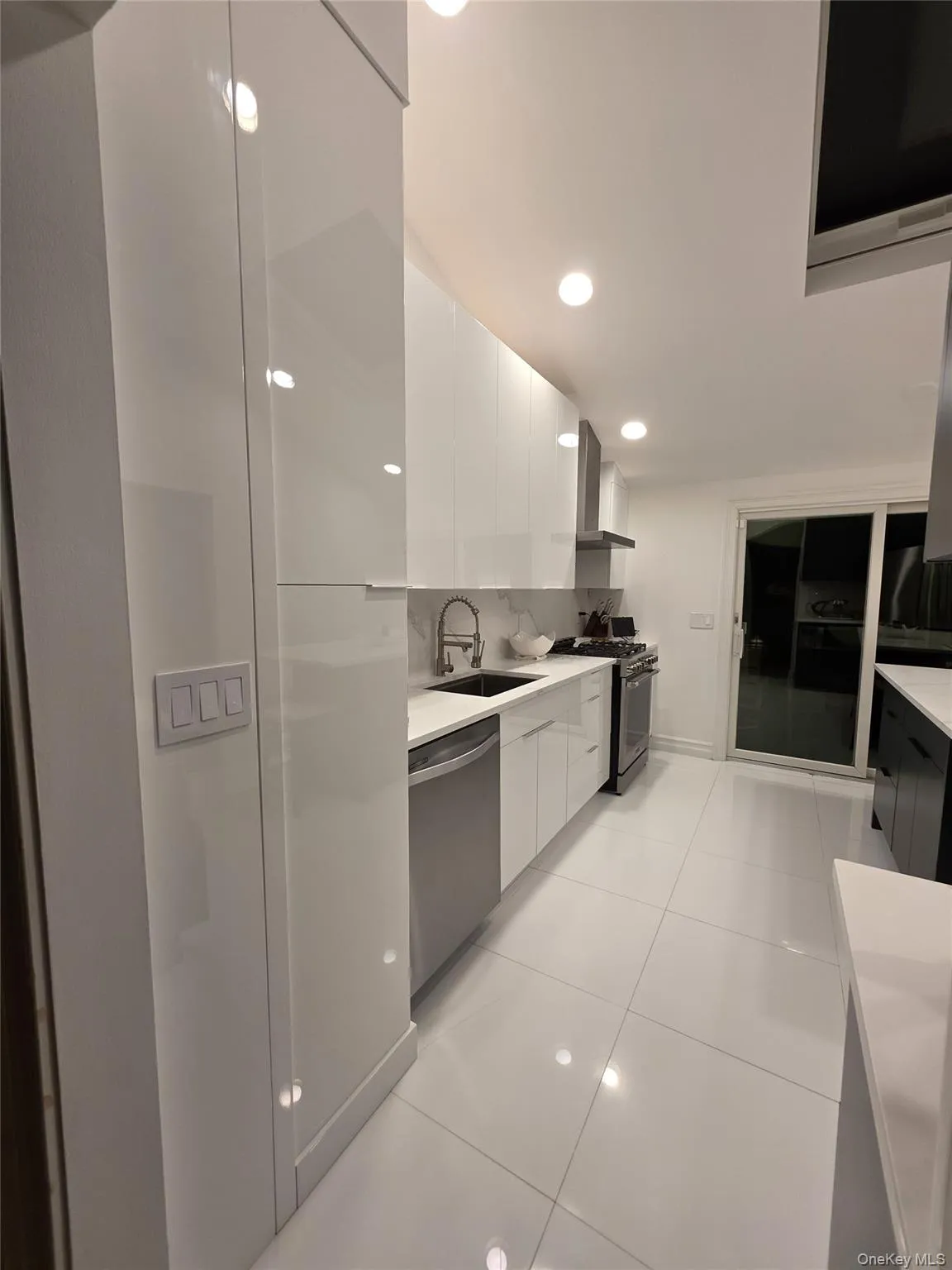 1280 Church Street, Islip, NY, 5 Bedrooms Bedrooms, 10 Rooms Rooms,2 BathroomsBathrooms,Residential,For Rent,Church,0,1018842 1280 Church Street, Islip, NY, 5 Bedrooms Bedrooms, 10 Rooms Rooms,2 BathroomsBathrooms,Residential,For Rent,Church,0,1018842