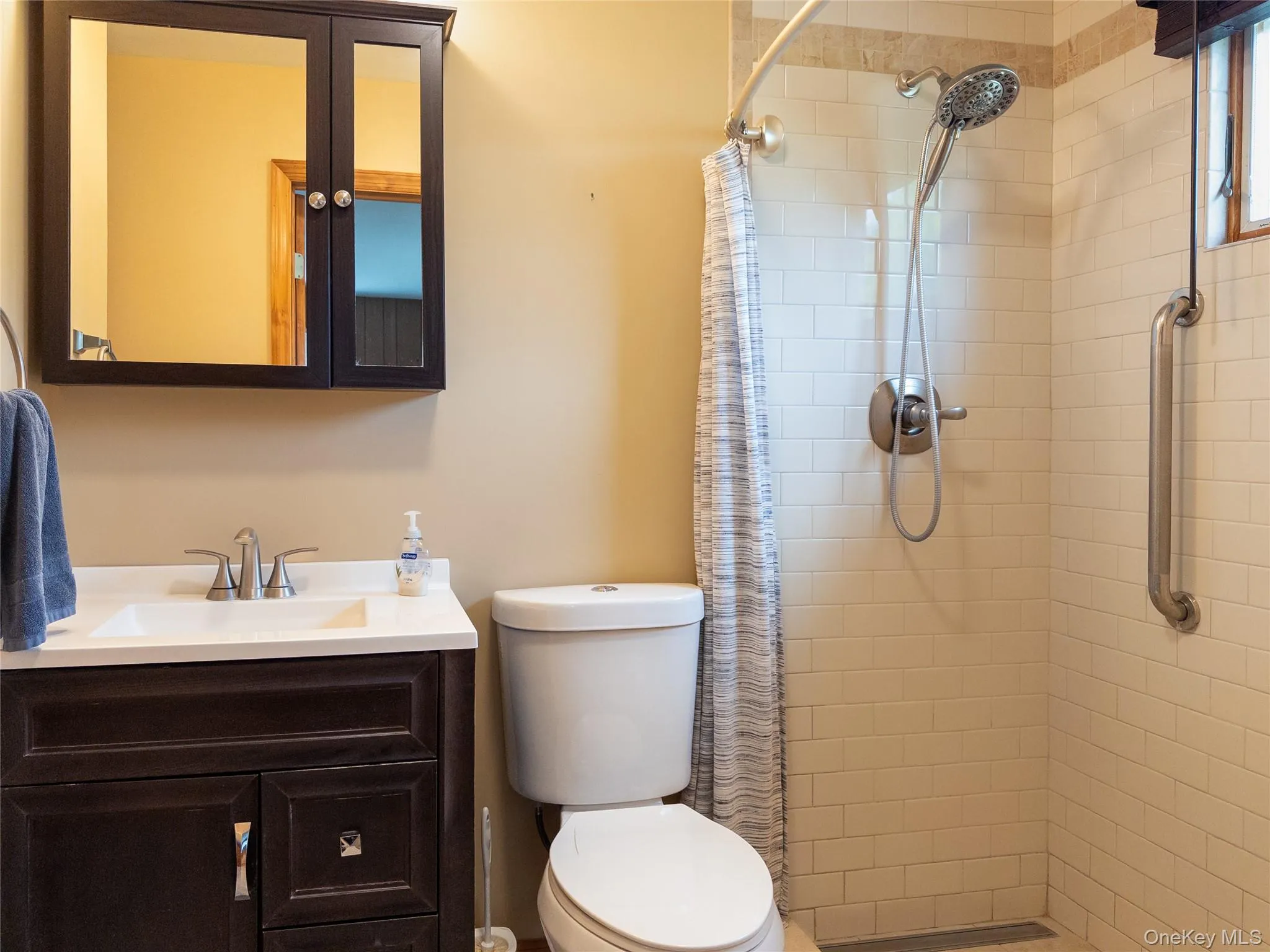 17 Dorett Drive, Wappinger, NY, 3 Bedrooms Bedrooms, 11 Rooms Rooms,2 BathroomsBathrooms,Residential,For Rent,Dorett,0,1018847 17 Dorett Drive, Wappinger, NY, 3 Bedrooms Bedrooms, 11 Rooms Rooms,2 BathroomsBathrooms,Residential,For Rent,Dorett,0,1018847