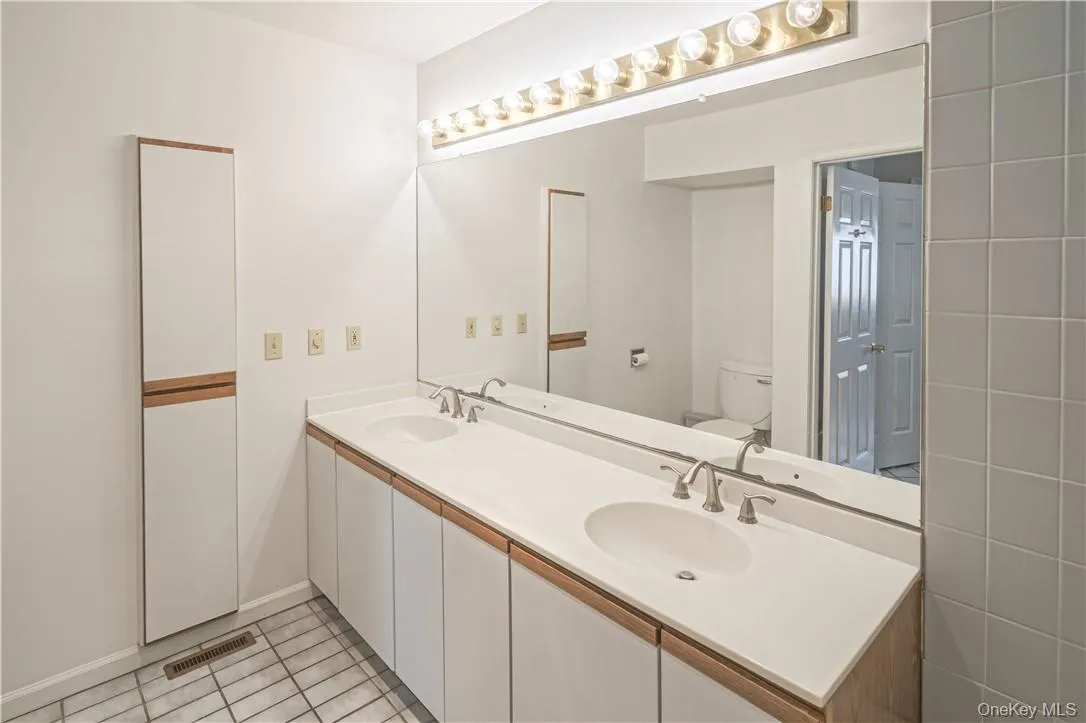 16 Hudson Point Lane, Ossining, NY, 1 Bedroom Bedrooms, 4 Rooms Rooms,1 BathroomBathrooms,Residential Lease,For Rent,Hudson Point,0,1018848 16 Hudson Point Lane, Ossining, NY, 1 Bedroom Bedrooms, 4 Rooms Rooms,1 BathroomBathrooms,Residential Lease,For Rent,Hudson Point,0,1018848
