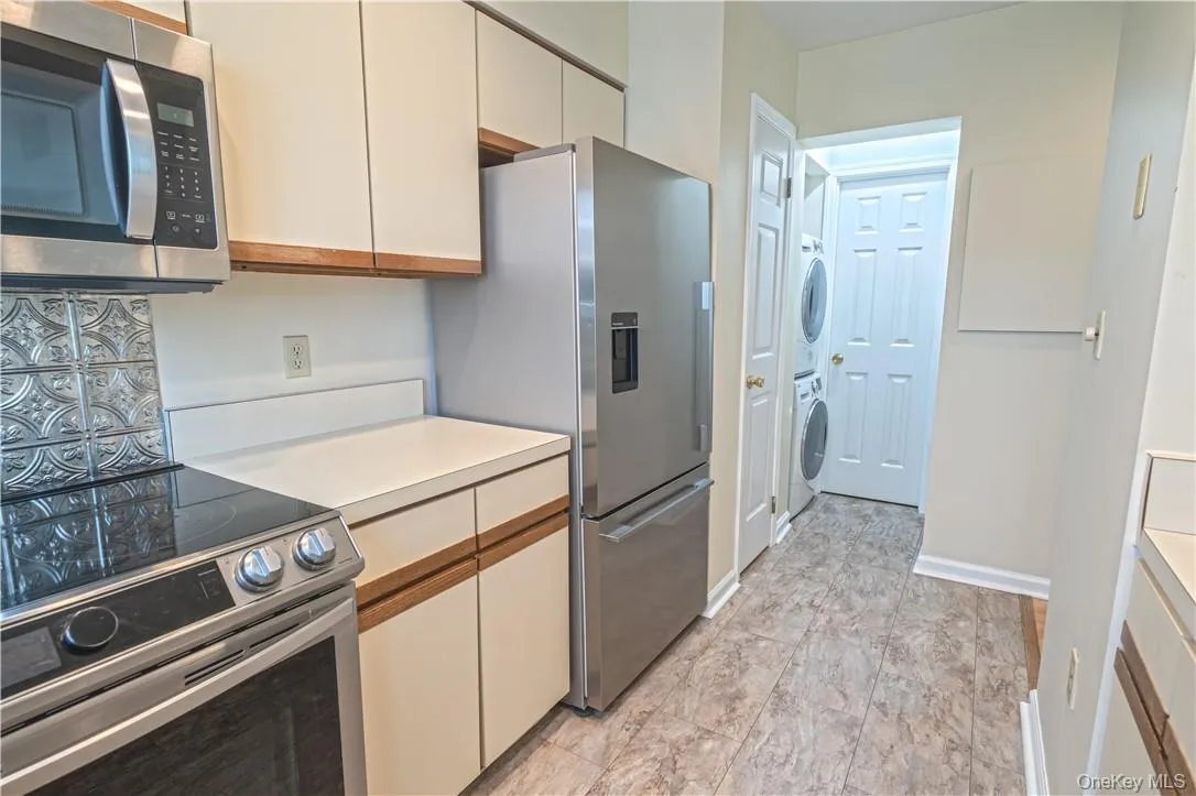 16 Hudson Point Lane, Ossining, NY, 1 Bedroom Bedrooms, 4 Rooms Rooms,1 BathroomBathrooms,Residential Lease,For Rent,Hudson Point,0,1018848 16 Hudson Point Lane, Ossining, NY, 1 Bedroom Bedrooms, 4 Rooms Rooms,1 BathroomBathrooms,Residential Lease,For Rent,Hudson Point,0,1018848