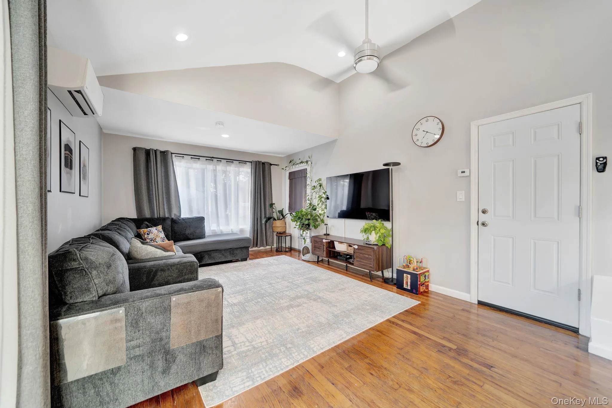 164 Pennsylvania Avenue, Islip, NY, 6 Bedrooms Bedrooms, 14 Rooms Rooms,3 BathroomsBathrooms,Residential,For Rent,Pennsylvania,0,KEY1018852 164 Pennsylvania Avenue, Islip, NY, 6 Bedrooms Bedrooms, 14 Rooms Rooms,3 BathroomsBathrooms,Residential,For Rent,Pennsylvania,0,KEY1018852