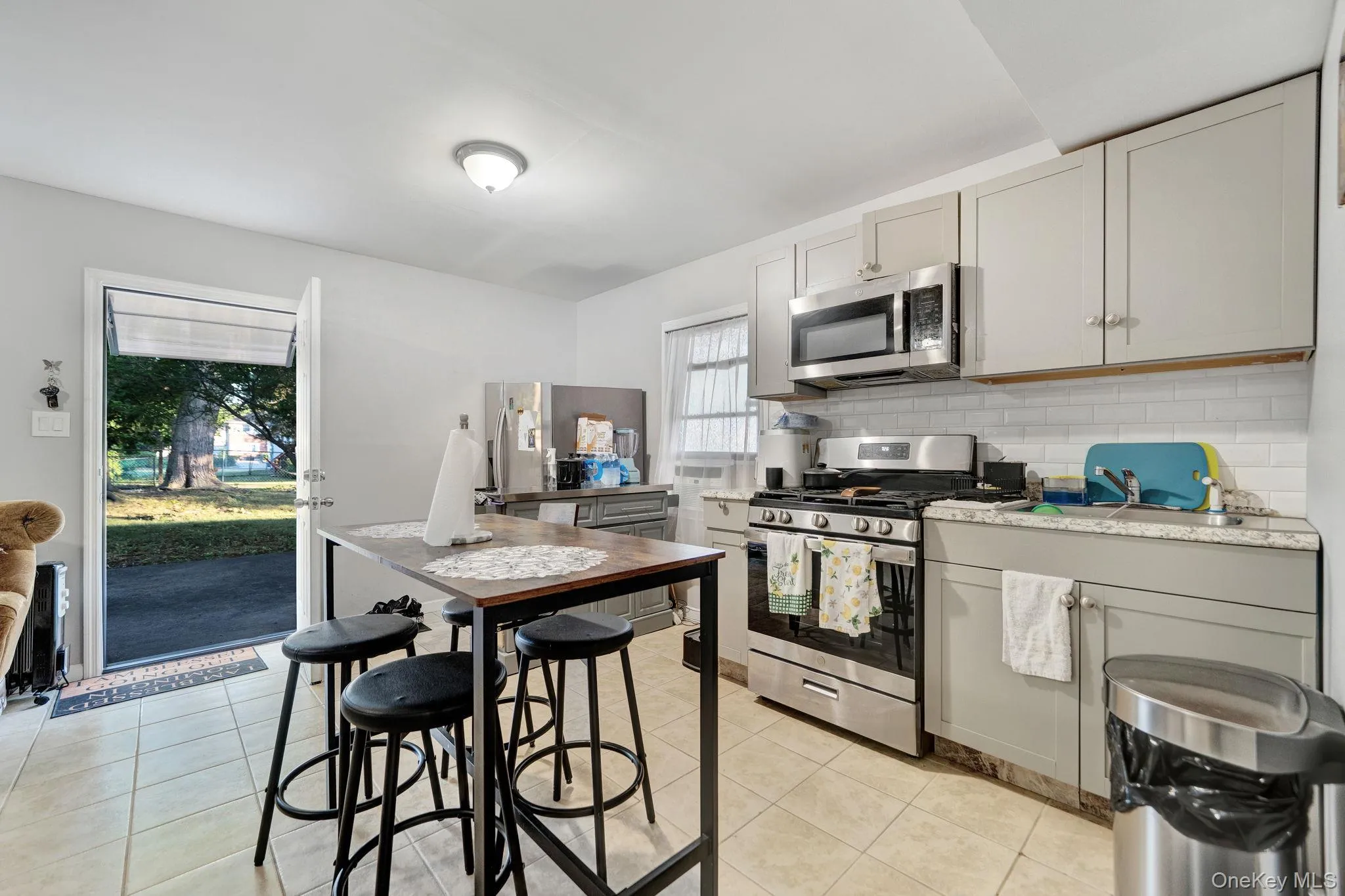 164 Pennsylvania Avenue, Islip, NY, 6 Bedrooms Bedrooms, 14 Rooms Rooms,3 BathroomsBathrooms,Residential,For Rent,Pennsylvania,0,KEY1018852 164 Pennsylvania Avenue, Islip, NY, 6 Bedrooms Bedrooms, 14 Rooms Rooms,3 BathroomsBathrooms,Residential,For Rent,Pennsylvania,0,KEY1018852