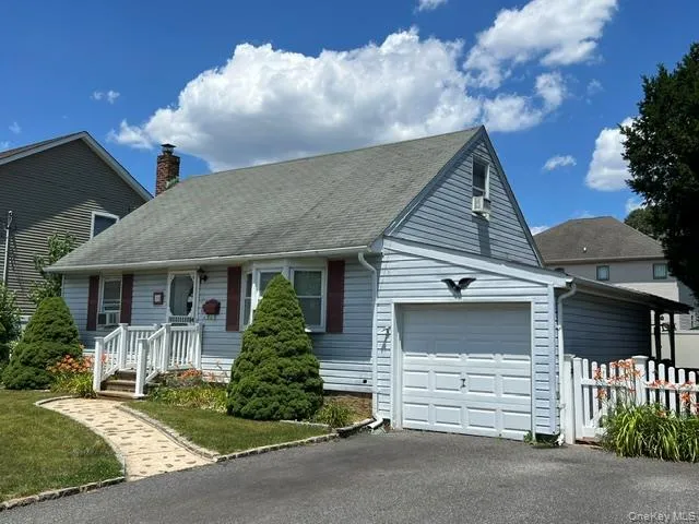 18 Plymouth Road, Oyster Bay, NY, 4 Bedrooms Bedrooms, 6 Rooms Rooms,2 BathroomsBathrooms,Residential,For Rent,Plymouth,0,KEY1018854 18 Plymouth Road, Oyster Bay, NY, 4 Bedrooms Bedrooms, 6 Rooms Rooms,2 BathroomsBathrooms,Residential,For Rent,Plymouth,0,KEY1018854