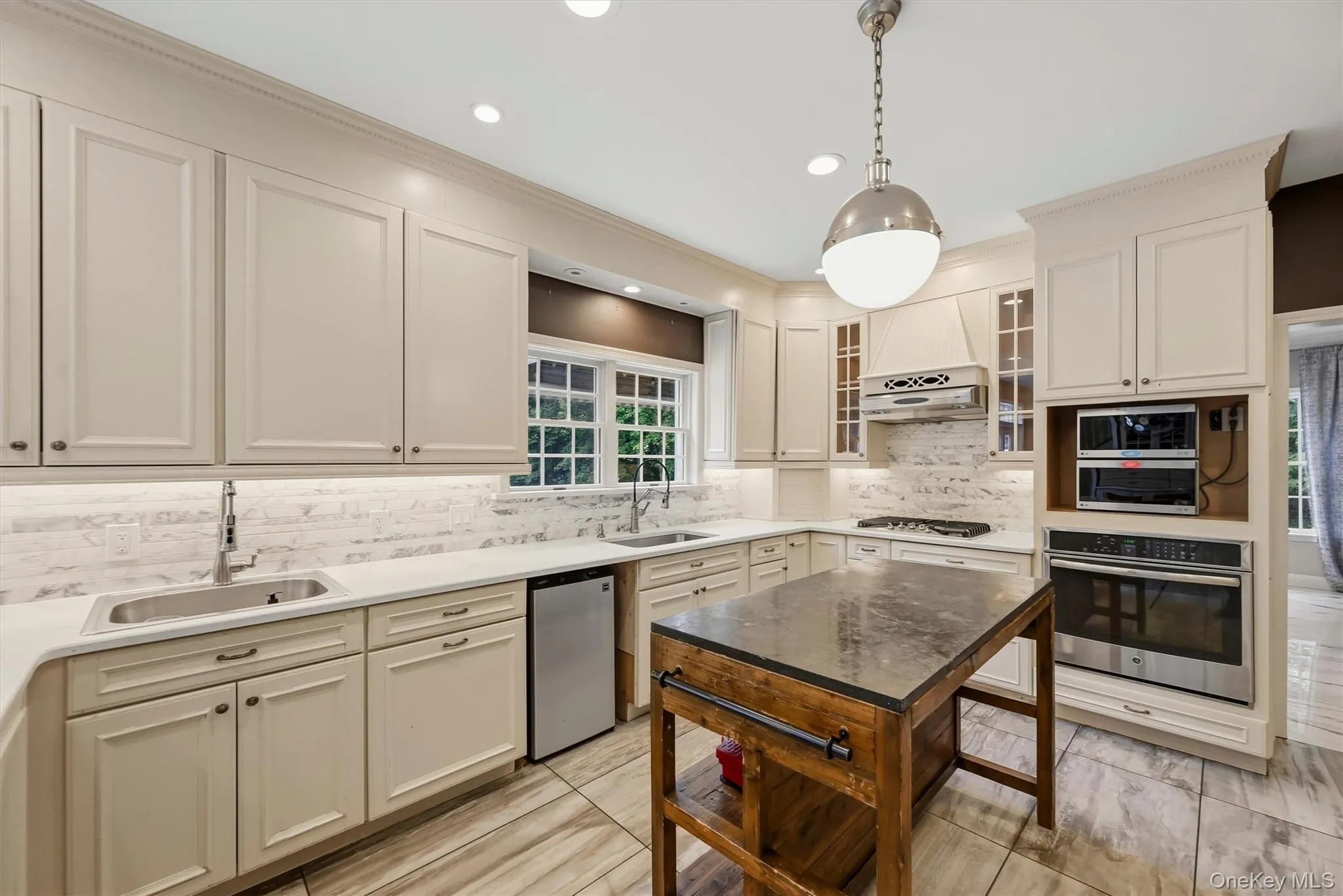 281 Phillips Hill Road, Clarkstown, NY, 6 Bedrooms Bedrooms, 26 Rooms Rooms,6 BathroomsBathrooms,Residential,For Rent,Phillips Hill,0,KEY1018857 281 Phillips Hill Road, Clarkstown, NY, 6 Bedrooms Bedrooms, 26 Rooms Rooms,6 BathroomsBathrooms,Residential,For Rent,Phillips Hill,0,KEY1018857
