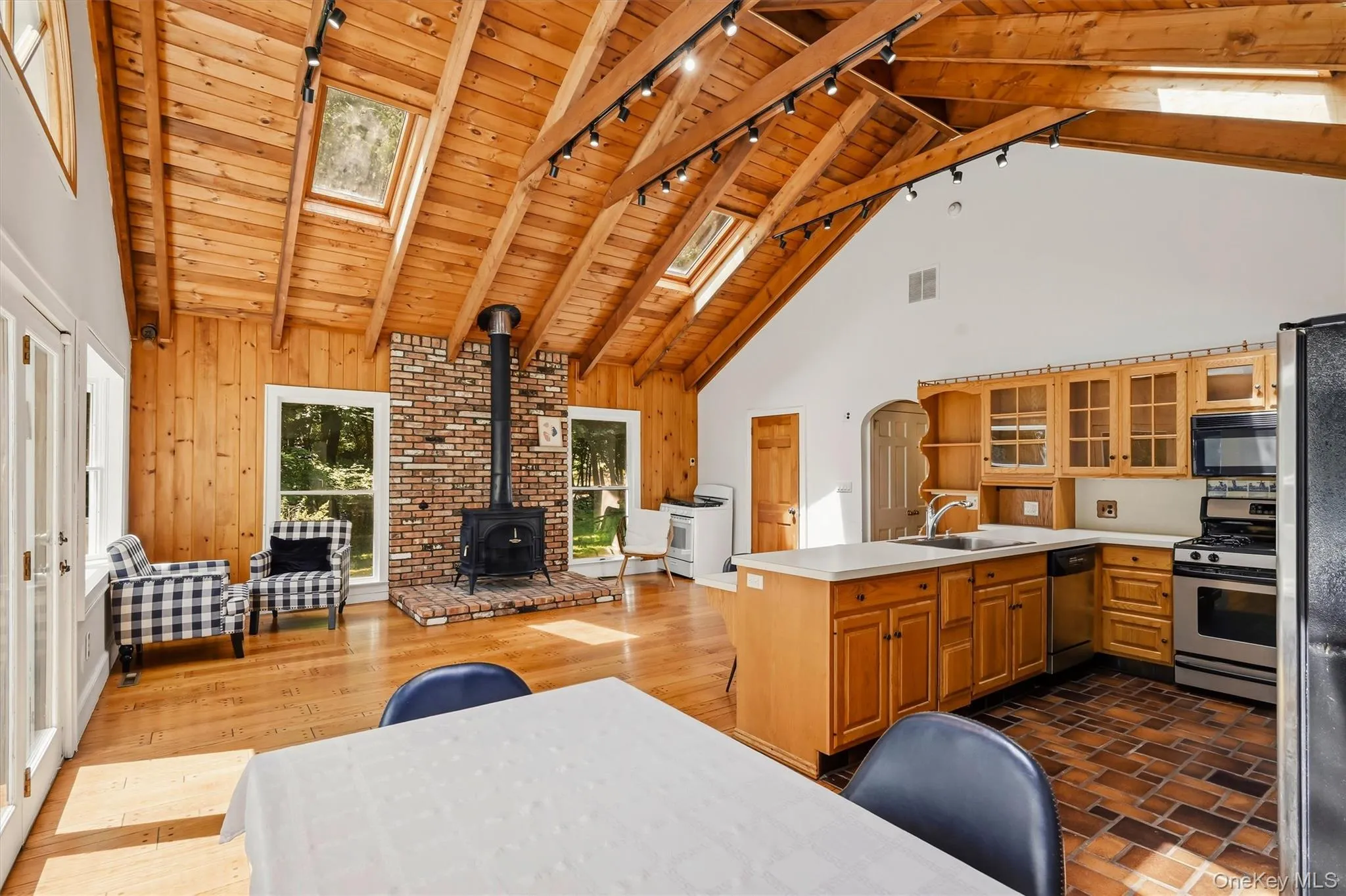 281 Phillips Hill Road, Clarkstown, NY, 6 Bedrooms Bedrooms, 26 Rooms Rooms,6 BathroomsBathrooms,Residential,For Rent,Phillips Hill,0,KEY1018857 281 Phillips Hill Road, Clarkstown, NY, 6 Bedrooms Bedrooms, 26 Rooms Rooms,6 BathroomsBathrooms,Residential,For Rent,Phillips Hill,0,KEY1018857