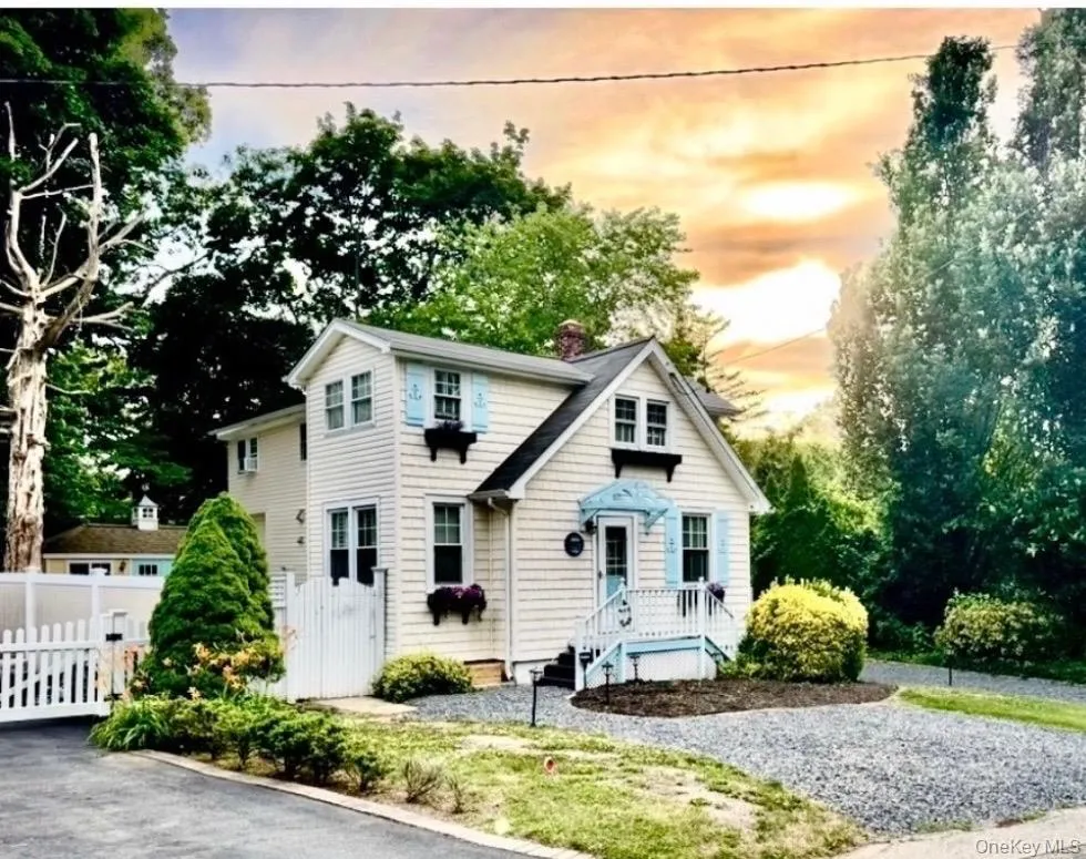 9 Valleywood Drive, Huntington, NY, 3 Bedrooms Bedrooms, 7 Rooms Rooms,2 BathroomsBathrooms,Residential,For Rent,Valleywood,0,KEY1018858 9 Valleywood Drive, Huntington, NY, 3 Bedrooms Bedrooms, 7 Rooms Rooms,2 BathroomsBathrooms,Residential,For Rent,Valleywood,0,KEY1018858