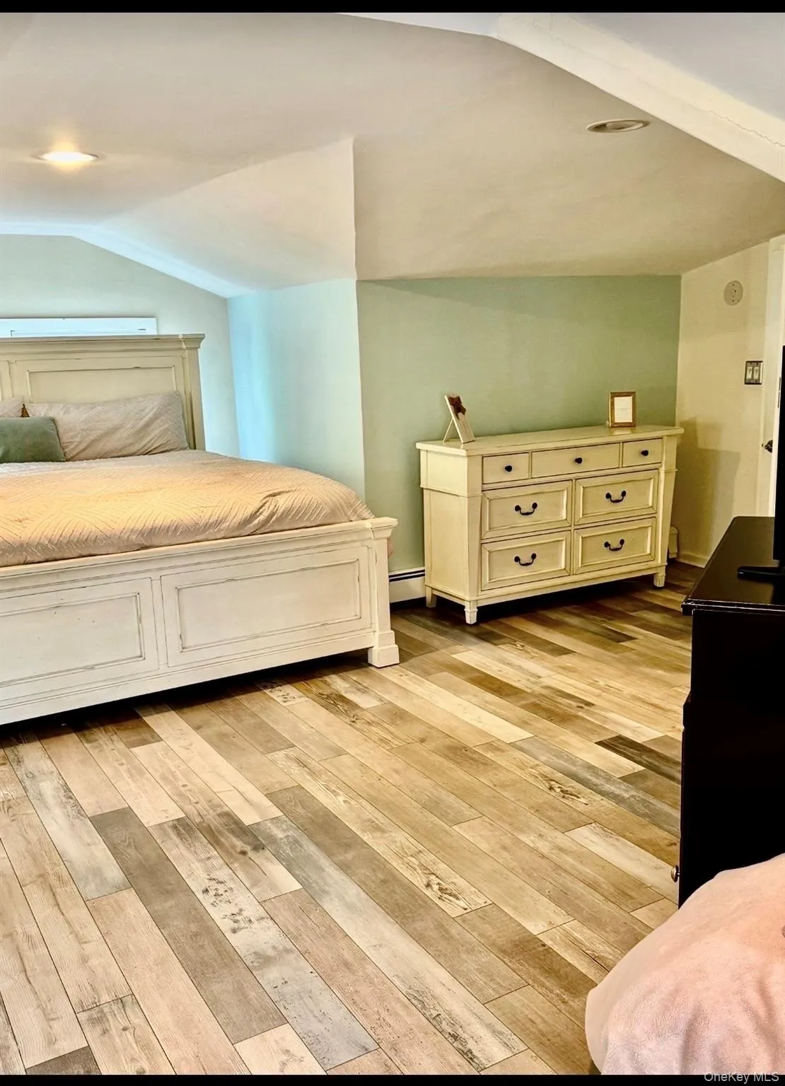 9 Valleywood Drive, Huntington, NY, 3 Bedrooms Bedrooms, 7 Rooms Rooms,2 BathroomsBathrooms,Residential,For Rent,Valleywood,0,KEY1018858 9 Valleywood Drive, Huntington, NY, 3 Bedrooms Bedrooms, 7 Rooms Rooms,2 BathroomsBathrooms,Residential,For Rent,Valleywood,0,KEY1018858