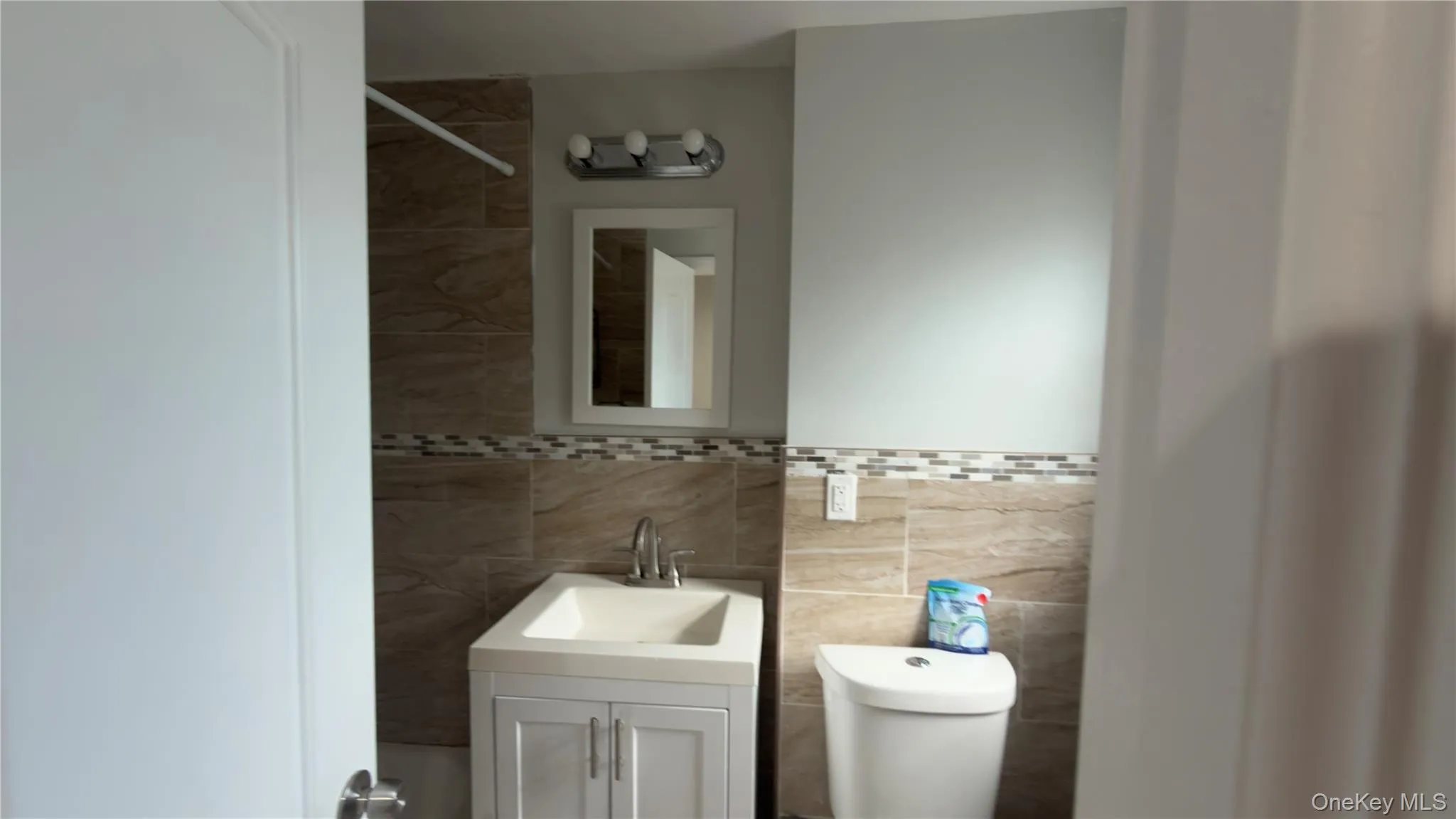 10 Greenwich Avenue, Oyster Bay, NY, 3 Bedrooms Bedrooms, 10 Rooms Rooms,2 BathroomsBathrooms,Residential Lease,For Rent,Greenwich,0,KEY1018861 10 Greenwich Avenue, Oyster Bay, NY, 3 Bedrooms Bedrooms, 10 Rooms Rooms,2 BathroomsBathrooms,Residential Lease,For Rent,Greenwich,0,KEY1018861