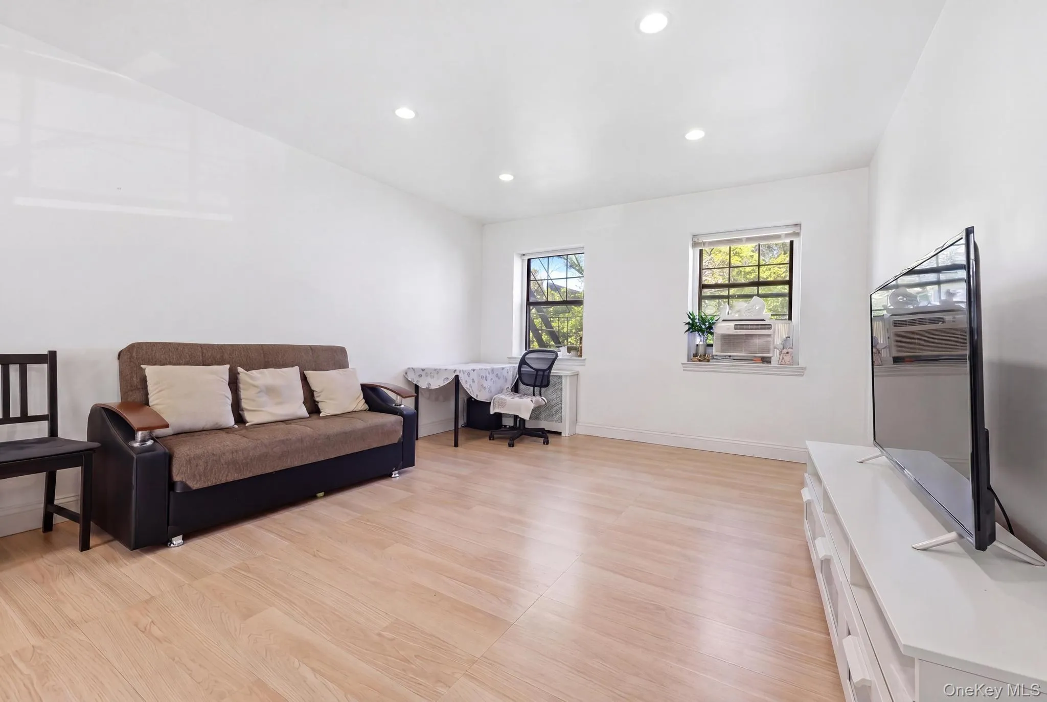 7837 Main Street, New York, NY, 1 Bedroom Bedrooms, 3 Rooms Rooms,1 BathroomBathrooms,Residential,For Rent,Main,0,KEY1018867 7837 Main Street, New York, NY, 1 Bedroom Bedrooms, 3 Rooms Rooms,1 BathroomBathrooms,Residential,For Rent,Main,0,KEY1018867