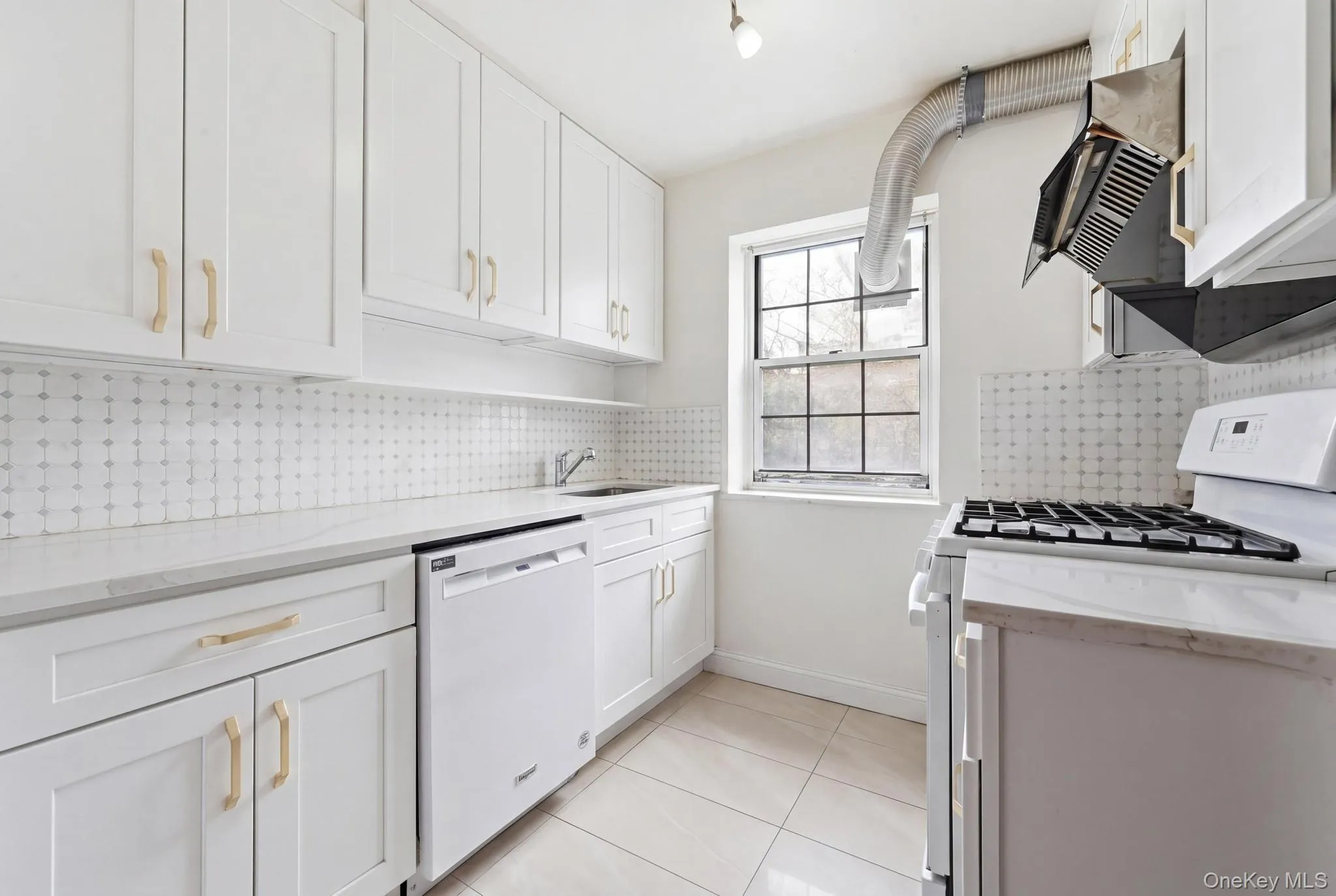 7837 Main Street, New York, NY, 1 Bedroom Bedrooms, 3 Rooms Rooms,1 BathroomBathrooms,Residential,For Rent,Main,0,KEY1018867 7837 Main Street, New York, NY, 1 Bedroom Bedrooms, 3 Rooms Rooms,1 BathroomBathrooms,Residential,For Rent,Main,0,KEY1018867