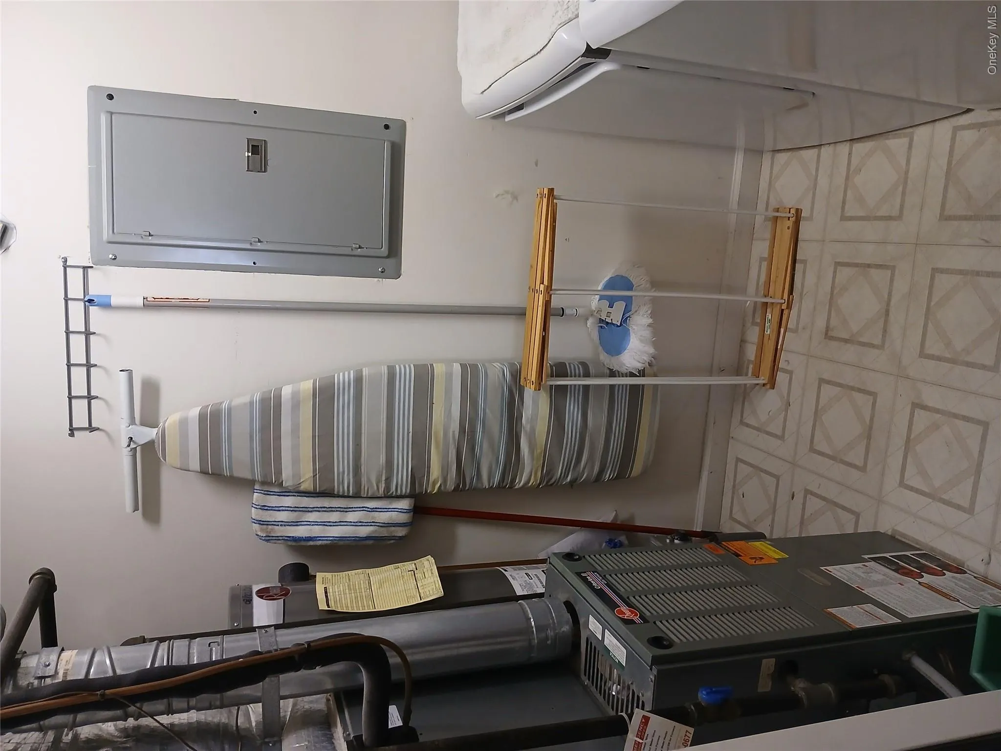 5127 Village Circle, Brookhaven, NY, 2 Bedrooms Bedrooms, 6 Rooms Rooms,2 BathroomsBathrooms,Residential,For Rent,Village,0,KEY1018868 5127 Village Circle, Brookhaven, NY, 2 Bedrooms Bedrooms, 6 Rooms Rooms,2 BathroomsBathrooms,Residential,For Rent,Village,0,KEY1018868
