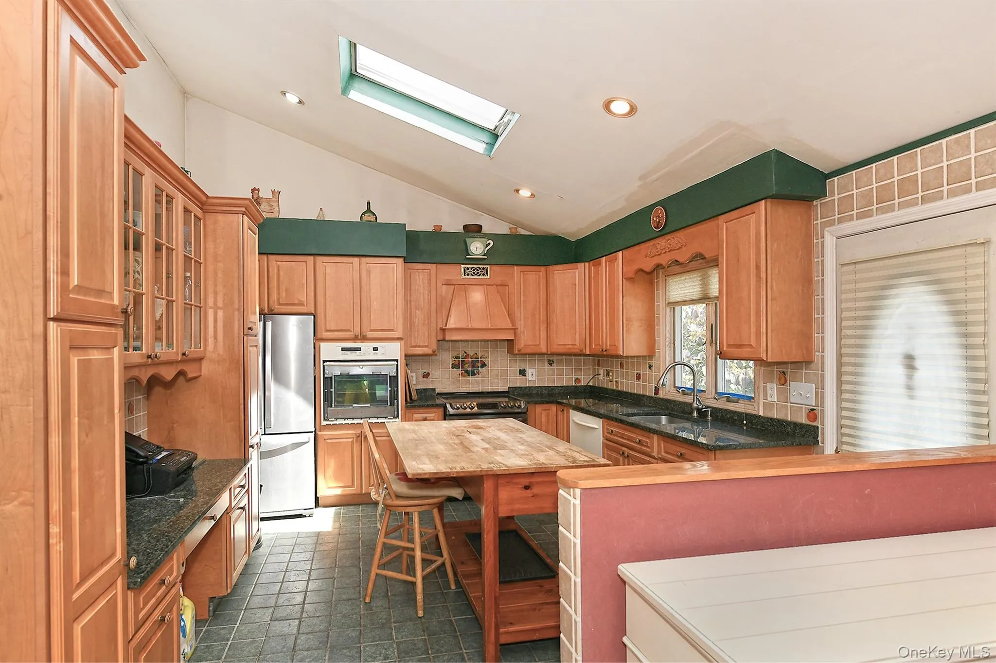 265 Sixth Avenue, Smithtown, NY, 3 Bedrooms Bedrooms, 5 Rooms Rooms,1 BathroomBathrooms,Residential,For Rent,Sixth,0,KEY1018871 265 Sixth Avenue, Smithtown, NY, 3 Bedrooms Bedrooms, 5 Rooms Rooms,1 BathroomBathrooms,Residential,For Rent,Sixth,0,KEY1018871