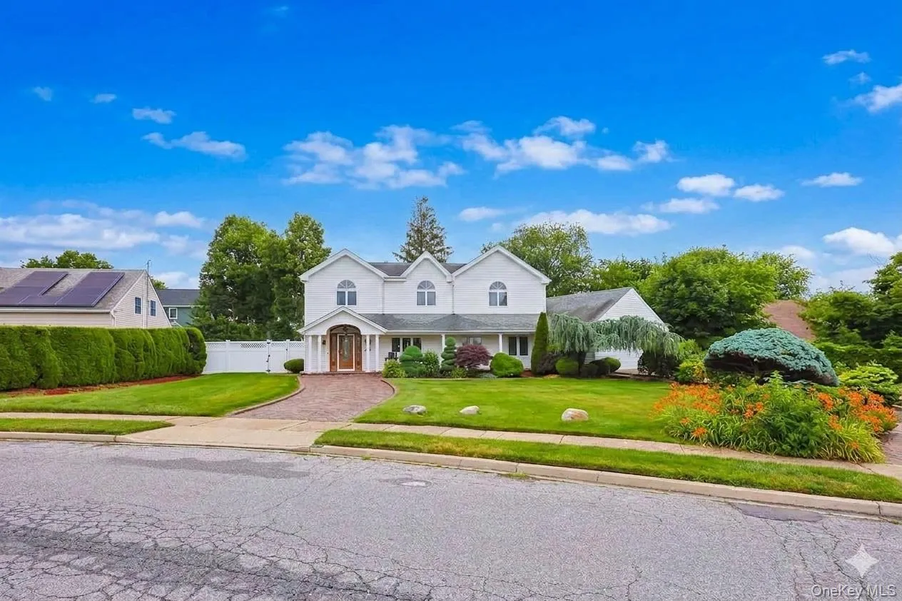 79 Constellation Road, Hempstead, NY, 5 Bedrooms Bedrooms, 8 Rooms Rooms,3 BathroomsBathrooms,Residential,For Rent,Constellation,0,KEY1018872 79 Constellation Road, Hempstead, NY, 5 Bedrooms Bedrooms, 8 Rooms Rooms,3 BathroomsBathrooms,Residential,For Rent,Constellation,0,KEY1018872