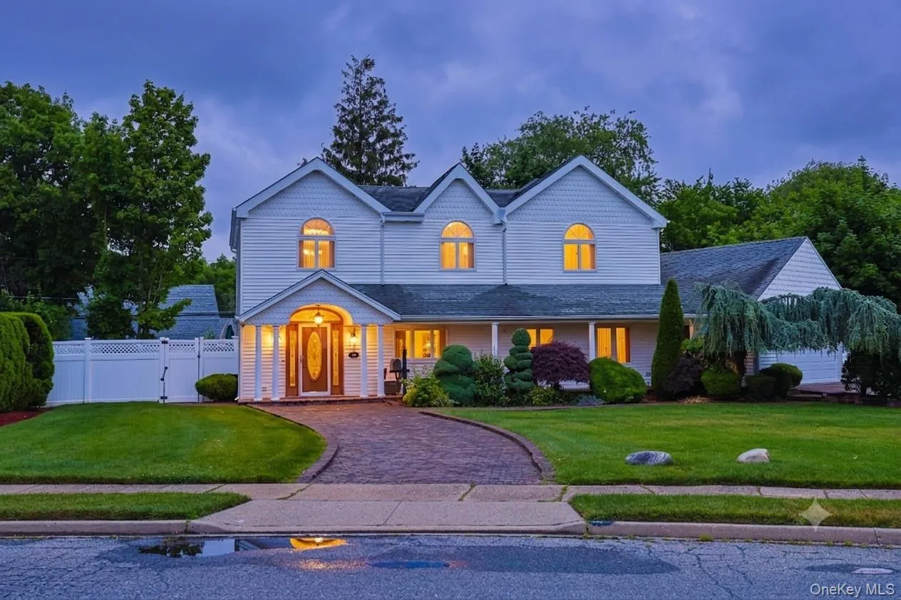 79 Constellation Road, Hempstead, NY, 5 Bedrooms Bedrooms, 8 Rooms Rooms,3 BathroomsBathrooms,Residential,For Rent,Constellation,0,KEY1018872 79 Constellation Road, Hempstead, NY, 5 Bedrooms Bedrooms, 8 Rooms Rooms,3 BathroomsBathrooms,Residential,For Rent,Constellation,0,KEY1018872