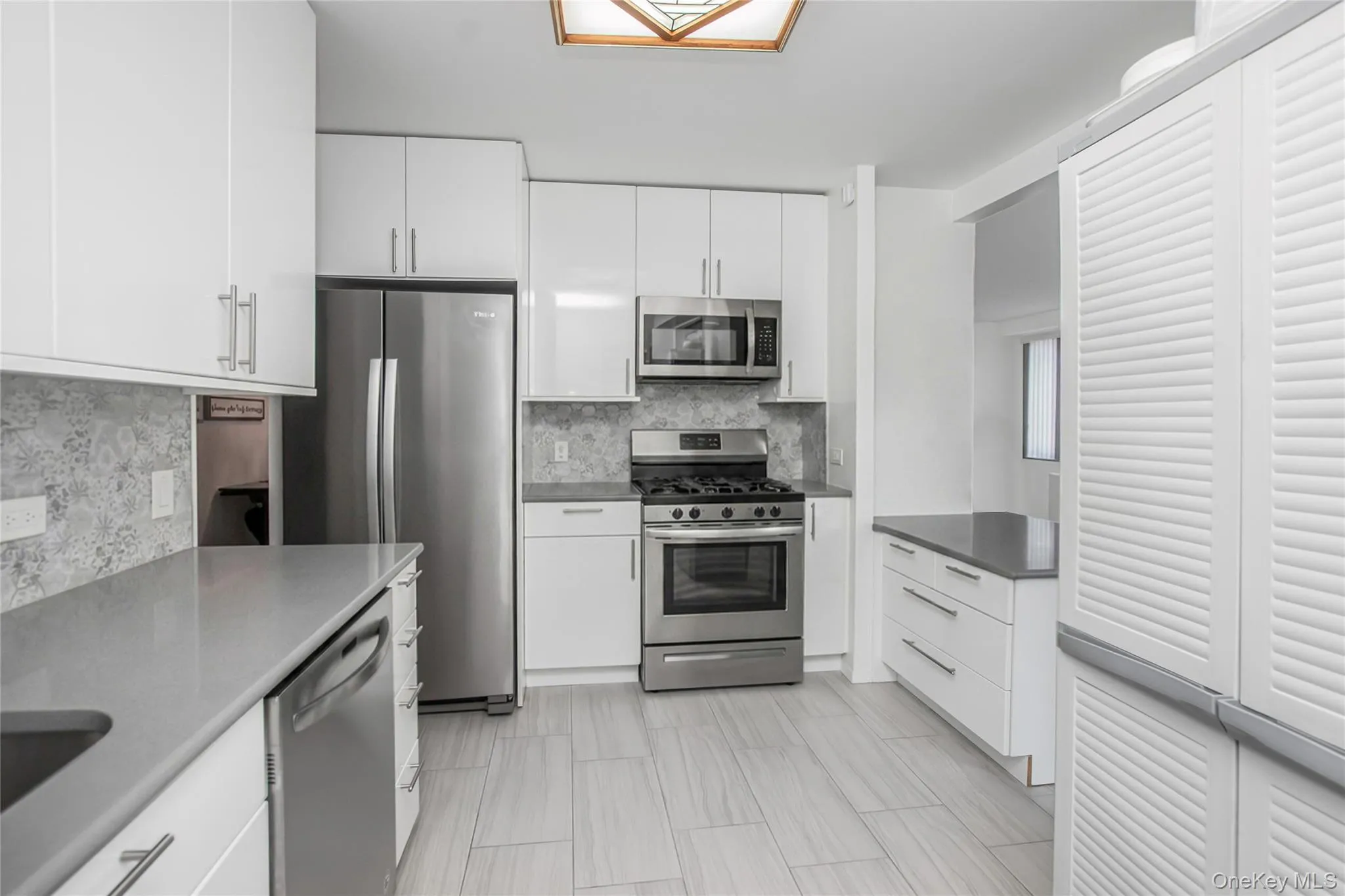 3333 Henry Hudson Parkway, New York, NY, 2 Bedrooms Bedrooms, 4 Rooms Rooms,2 BathroomsBathrooms,Residential,For Rent,Henry Hudson,0,1018881 3333 Henry Hudson Parkway, New York, NY, 2 Bedrooms Bedrooms, 4 Rooms Rooms,2 BathroomsBathrooms,Residential,For Rent,Henry Hudson,0,1018881