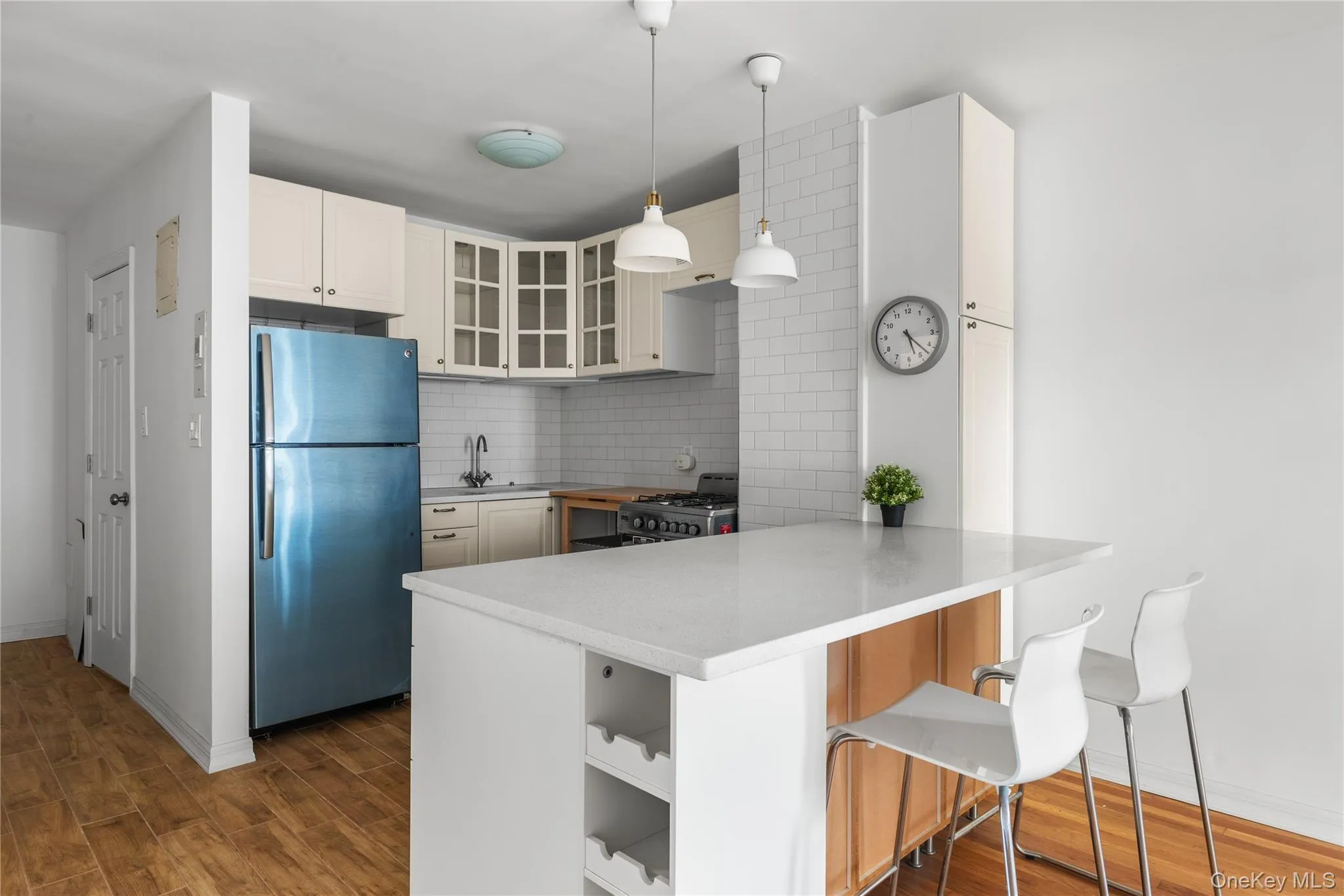1625 Emmons Avenue, New York, NY, 1 Bedroom Bedrooms, 3 Rooms Rooms,1 BathroomBathrooms,Residential,For Rent,Emmons,0,1018893 1625 Emmons Avenue, New York, NY, 1 Bedroom Bedrooms, 3 Rooms Rooms,1 BathroomBathrooms,Residential,For Rent,Emmons,0,1018893