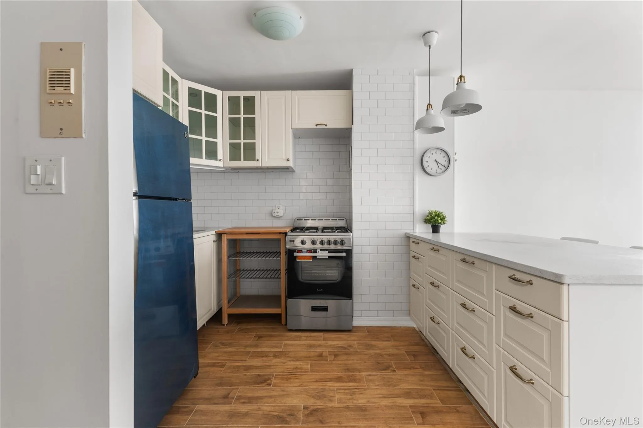 1625 Emmons Avenue, New York, NY, 1 Bedroom Bedrooms, 3 Rooms Rooms,1 BathroomBathrooms,Residential,For Rent,Emmons,0,1018893 1625 Emmons Avenue, New York, NY, 1 Bedroom Bedrooms, 3 Rooms Rooms,1 BathroomBathrooms,Residential,For Rent,Emmons,0,1018893