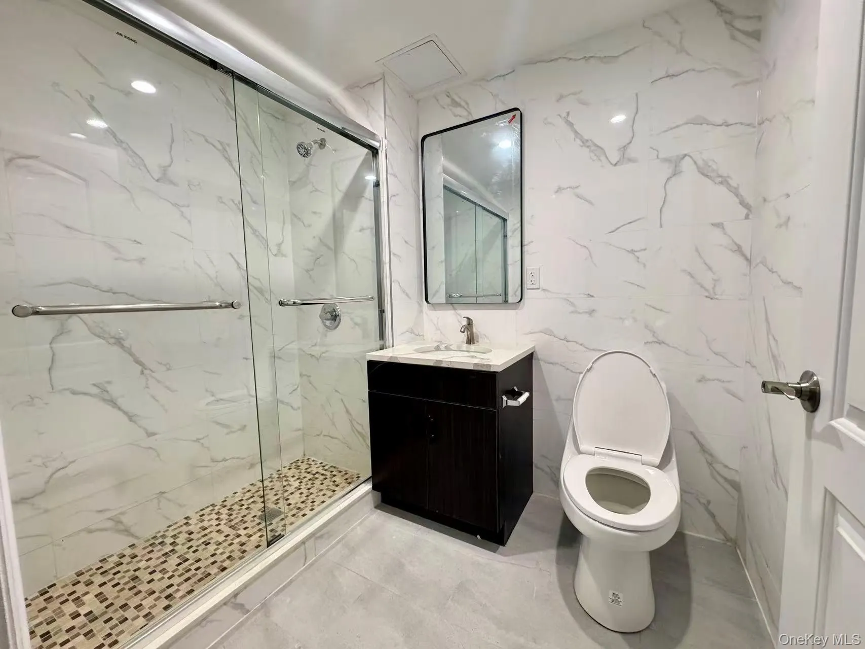 97-30 64TH Avenue, New York, NY, 2 Rooms Rooms,1 BathroomBathrooms,Residential,For Rent,64TH,0,KEY1018896 97-30 64TH Avenue, New York, NY, 2 Rooms Rooms,1 BathroomBathrooms,Residential,For Rent,64TH,0,KEY1018896