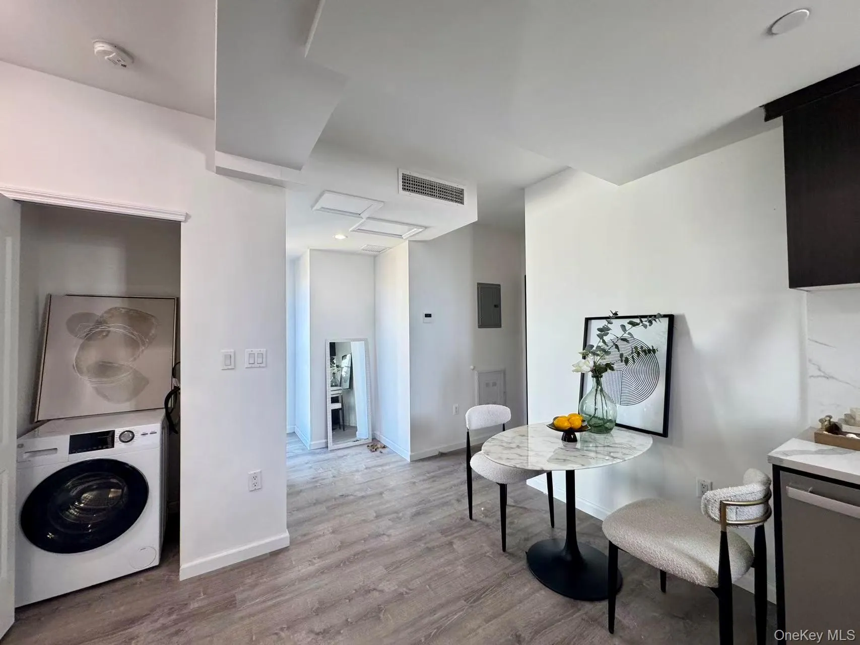 97-30 64TH Avenue, New York, NY, 2 Rooms Rooms,1 BathroomBathrooms,Residential,For Rent,64TH,0,KEY1018896 97-30 64TH Avenue, New York, NY, 2 Rooms Rooms,1 BathroomBathrooms,Residential,For Rent,64TH,0,KEY1018896