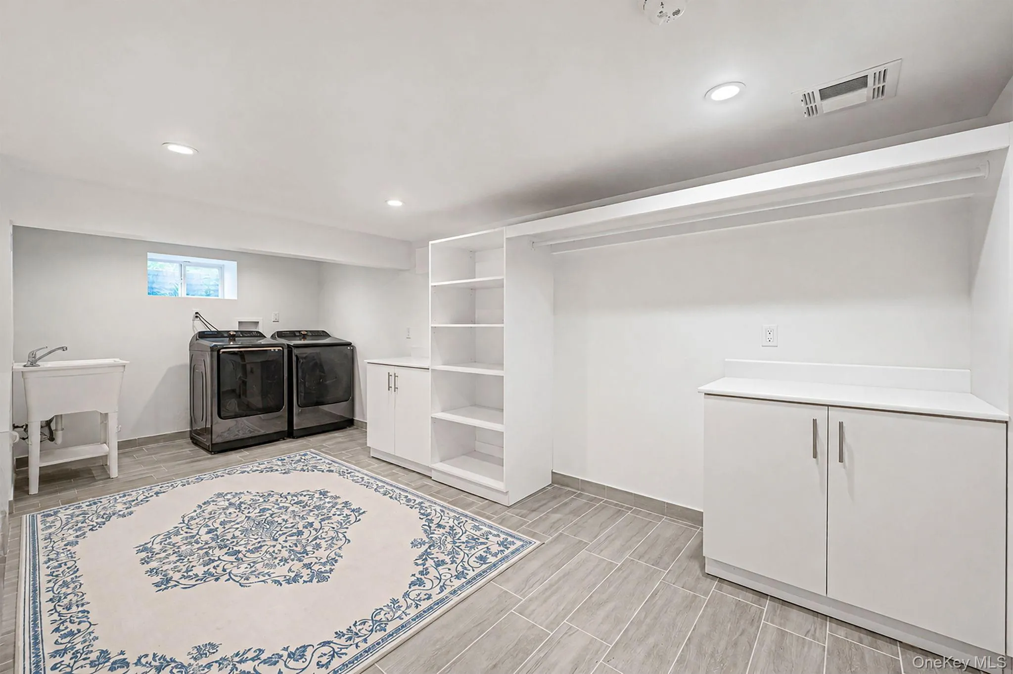 61 Lauren Avenue, Huntington, NY, 4 Bedrooms Bedrooms, 14 Rooms Rooms,3 BathroomsBathrooms,Residential,For Rent,Lauren,0,1018897 61 Lauren Avenue, Huntington, NY, 4 Bedrooms Bedrooms, 14 Rooms Rooms,3 BathroomsBathrooms,Residential,For Rent,Lauren,0,1018897