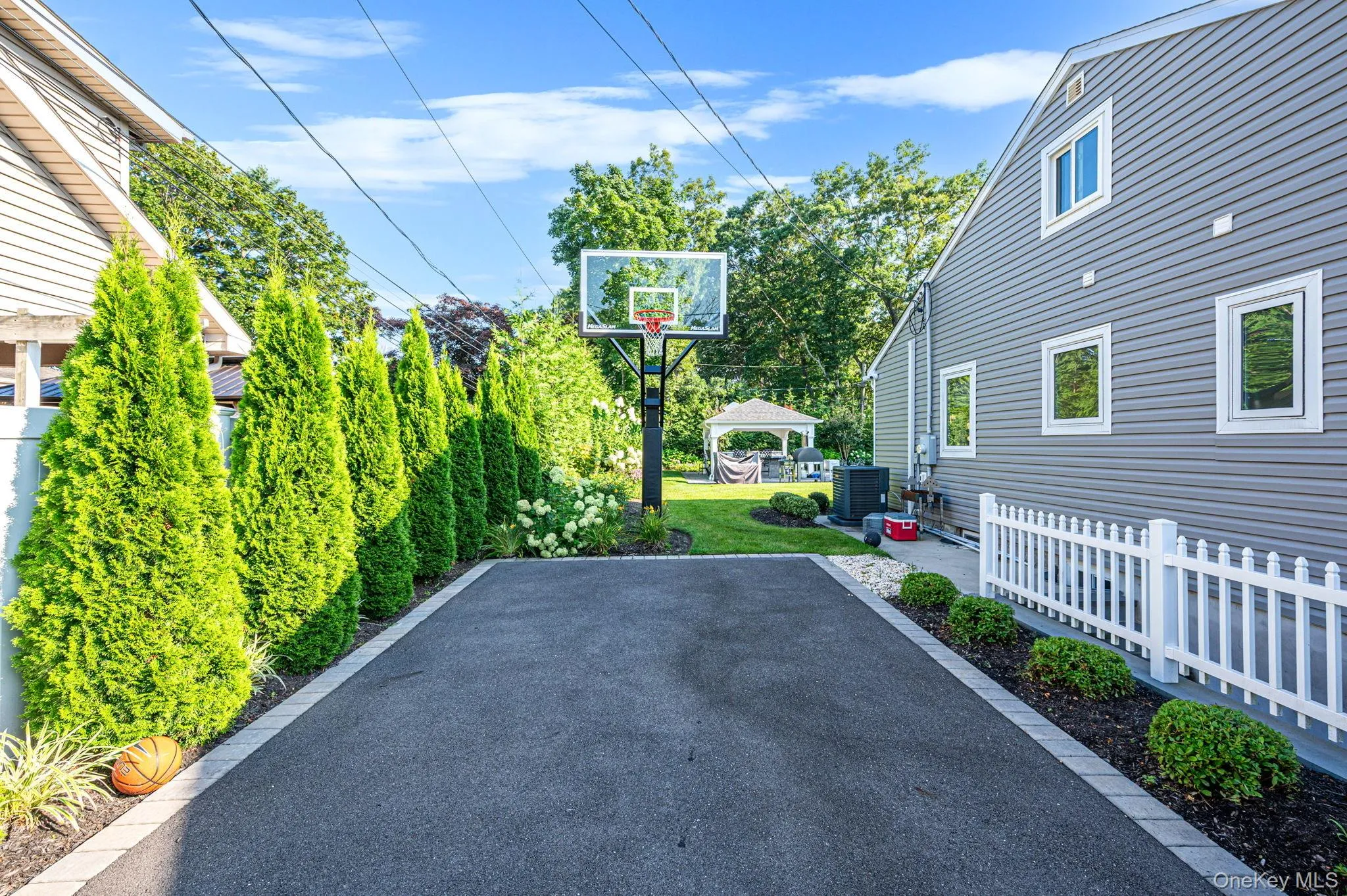 61 Lauren Avenue, Huntington, NY, 4 Bedrooms Bedrooms, 14 Rooms Rooms,3 BathroomsBathrooms,Residential,For Rent,Lauren,0,1018897 61 Lauren Avenue, Huntington, NY, 4 Bedrooms Bedrooms, 14 Rooms Rooms,3 BathroomsBathrooms,Residential,For Rent,Lauren,0,1018897