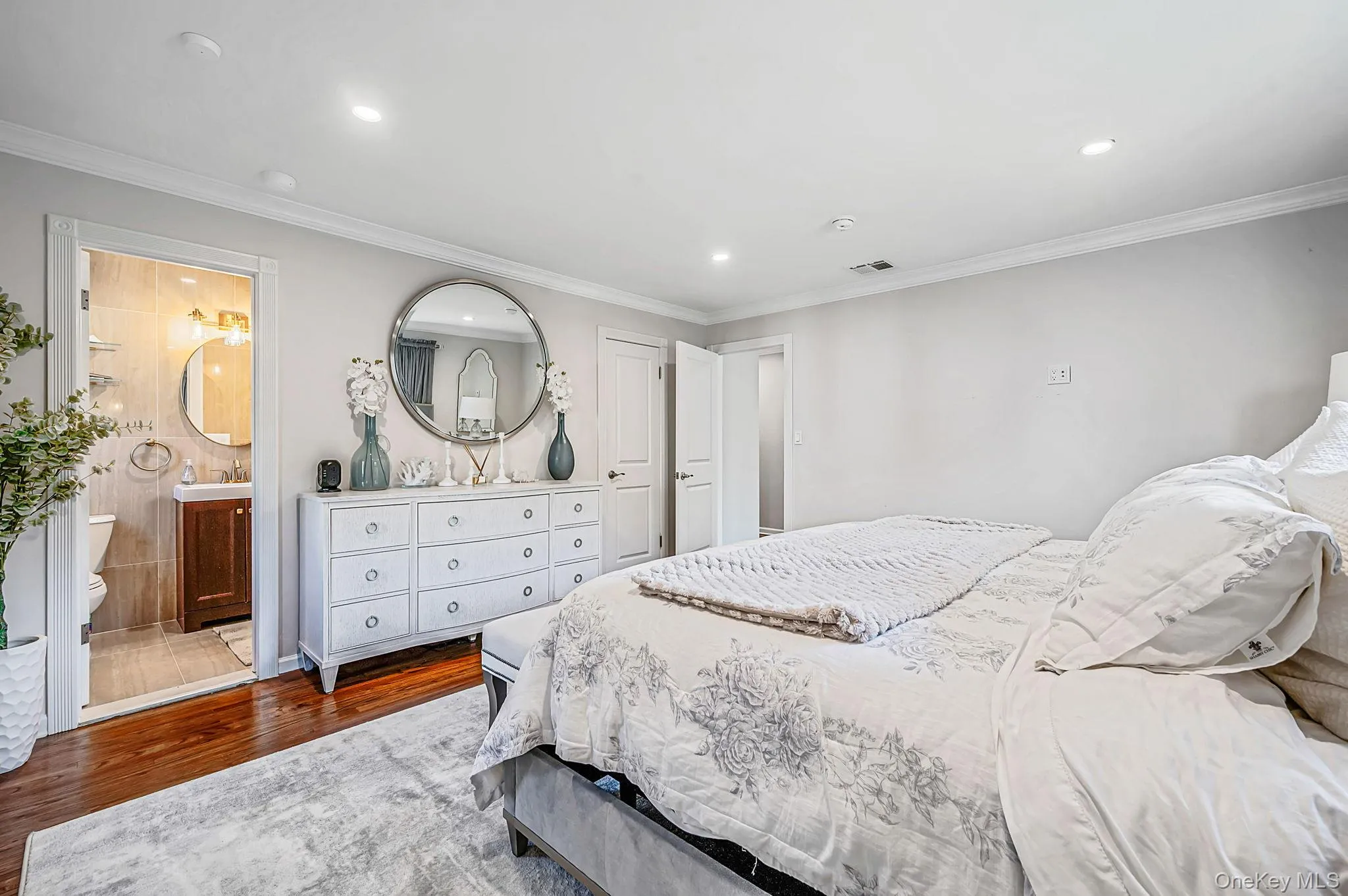 61 Lauren Avenue, Huntington, NY, 4 Bedrooms Bedrooms, 14 Rooms Rooms,3 BathroomsBathrooms,Residential,For Rent,Lauren,0,1018897 61 Lauren Avenue, Huntington, NY, 4 Bedrooms Bedrooms, 14 Rooms Rooms,3 BathroomsBathrooms,Residential,For Rent,Lauren,0,1018897