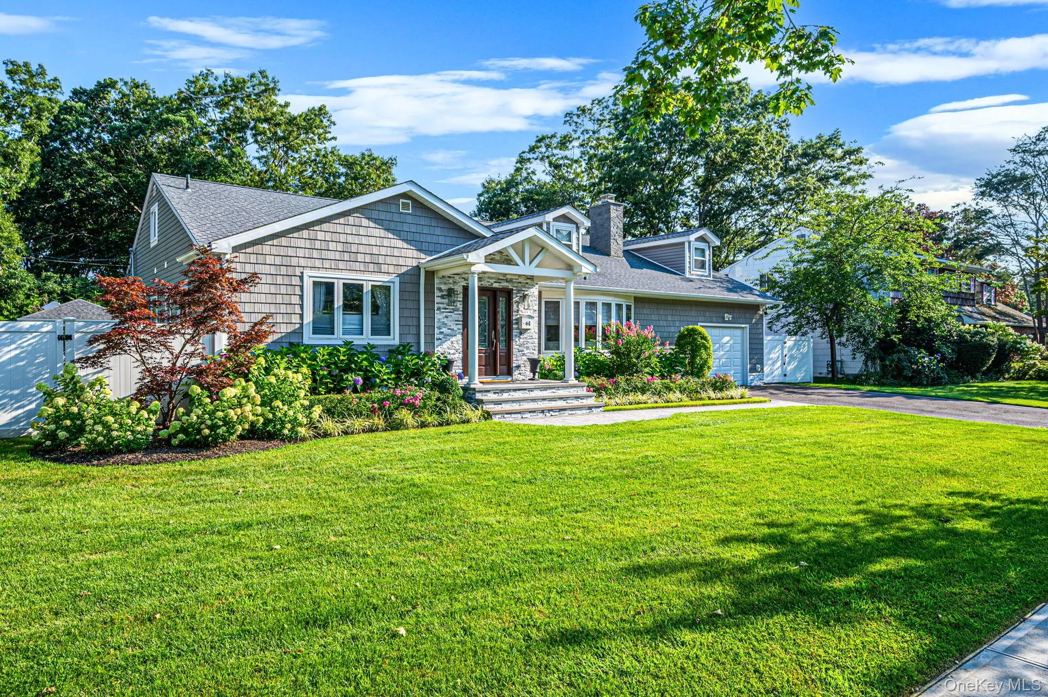61 Lauren Avenue, Huntington, NY, 4 Bedrooms Bedrooms, 14 Rooms Rooms,3 BathroomsBathrooms,Residential,For Rent,Lauren,0,1018897 61 Lauren Avenue, Huntington, NY, 4 Bedrooms Bedrooms, 14 Rooms Rooms,3 BathroomsBathrooms,Residential,For Rent,Lauren,0,1018897