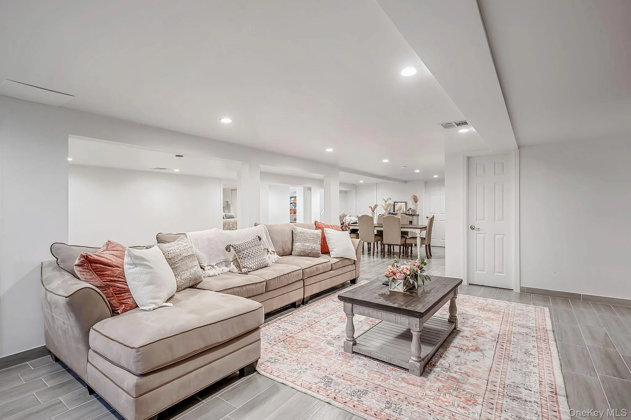 61 Lauren Avenue, Huntington, NY, 4 Bedrooms Bedrooms, 14 Rooms Rooms,3 BathroomsBathrooms,Residential,For Rent,Lauren,0,1018897 61 Lauren Avenue, Huntington, NY, 4 Bedrooms Bedrooms, 14 Rooms Rooms,3 BathroomsBathrooms,Residential,For Rent,Lauren,0,1018897