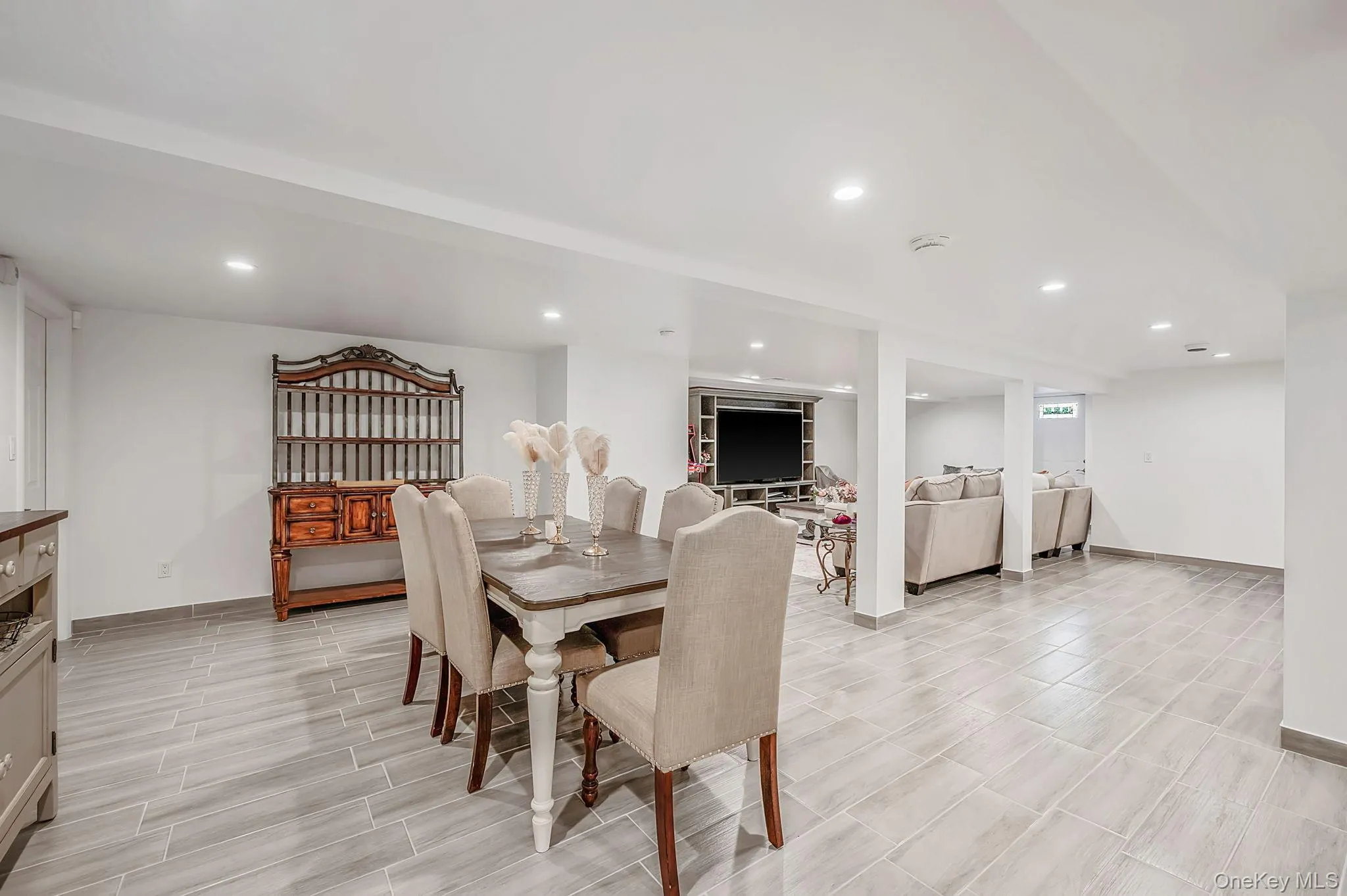 61 Lauren Avenue, Huntington, NY, 4 Bedrooms Bedrooms, 14 Rooms Rooms,3 BathroomsBathrooms,Residential,For Rent,Lauren,0,1018897 61 Lauren Avenue, Huntington, NY, 4 Bedrooms Bedrooms, 14 Rooms Rooms,3 BathroomsBathrooms,Residential,For Rent,Lauren,0,1018897