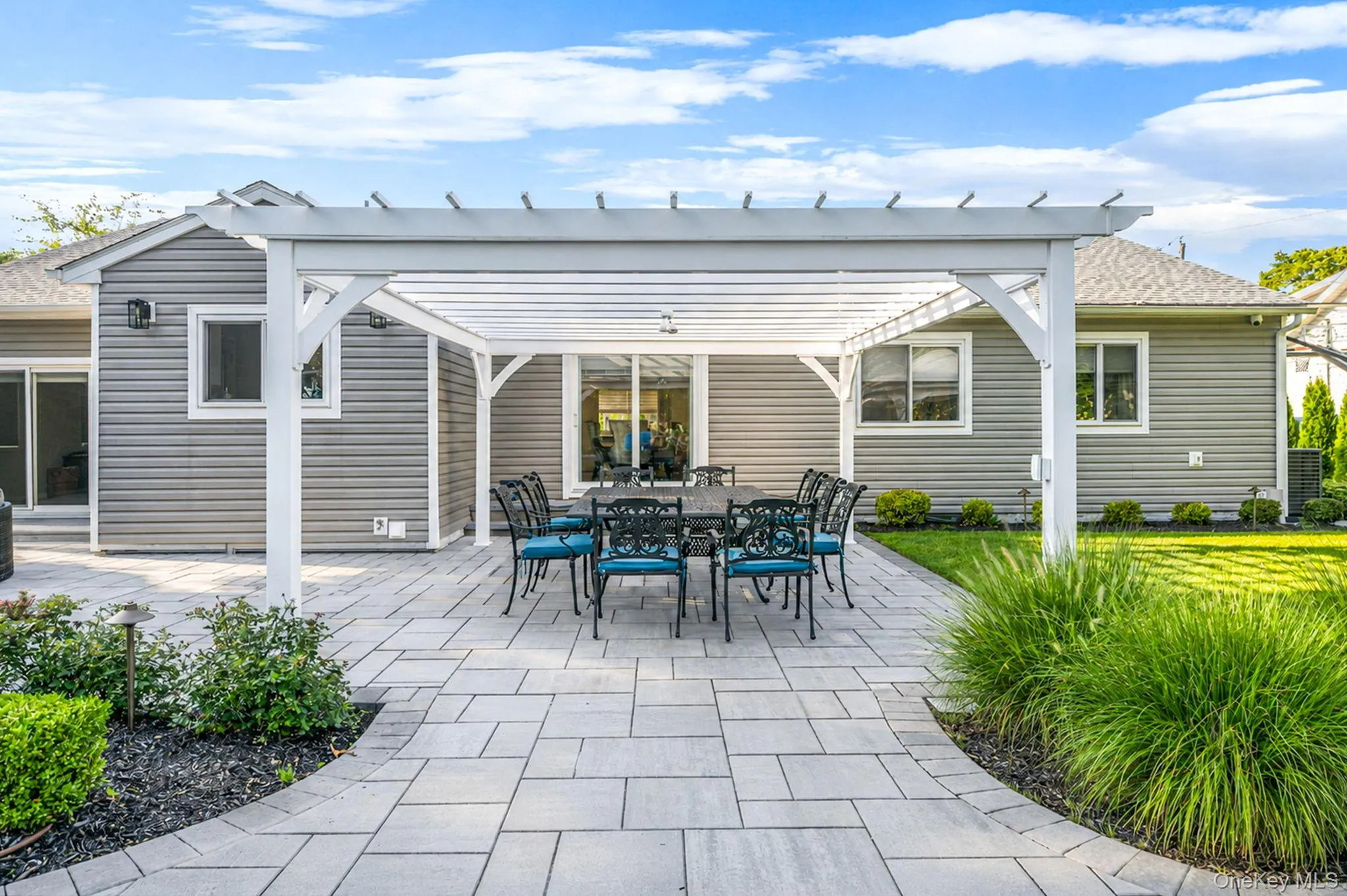 61 Lauren Avenue, Huntington, NY, 4 Bedrooms Bedrooms, 14 Rooms Rooms,3 BathroomsBathrooms,Residential,For Rent,Lauren,0,1018897 61 Lauren Avenue, Huntington, NY, 4 Bedrooms Bedrooms, 14 Rooms Rooms,3 BathroomsBathrooms,Residential,For Rent,Lauren,0,1018897