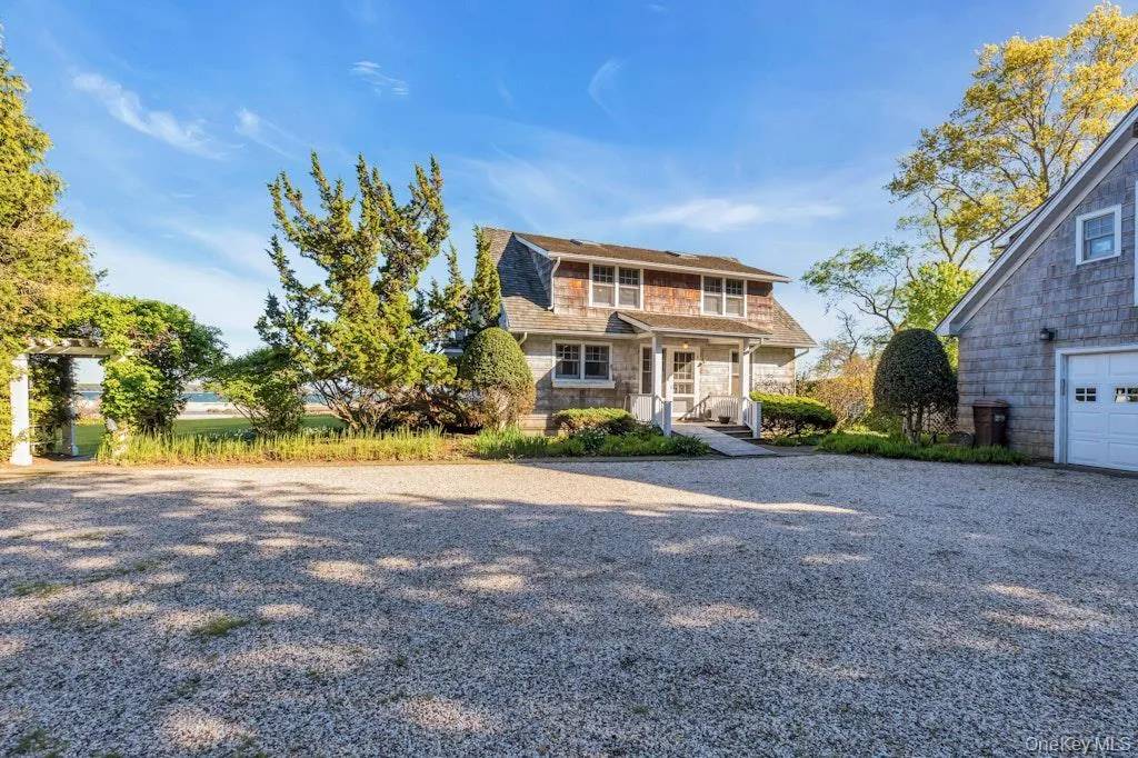 10450 New Suffolk Avenue, Southold, NY, 4 Bedrooms Bedrooms, 9 Rooms Rooms,3 BathroomsBathrooms,Residential Lease,For Rent,New Suffolk,0,1018901 10450 New Suffolk Avenue, Southold, NY, 4 Bedrooms Bedrooms, 9 Rooms Rooms,3 BathroomsBathrooms,Residential Lease,For Rent,New Suffolk,0,1018901