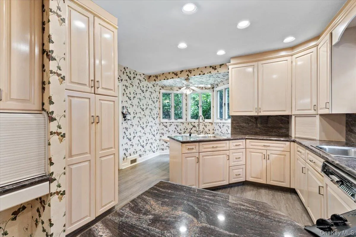 8507 Avon Street, New York, NY, 4 Bedrooms Bedrooms, 10 Rooms Rooms,3 BathroomsBathrooms,Residential,For Rent,Avon,0,1018903 8507 Avon Street, New York, NY, 4 Bedrooms Bedrooms, 10 Rooms Rooms,3 BathroomsBathrooms,Residential,For Rent,Avon,0,1018903