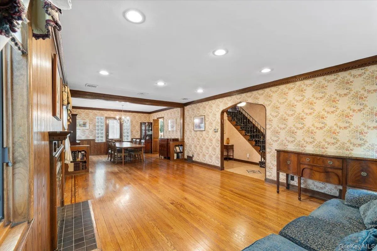 8507 Avon Street, New York, NY, 4 Bedrooms Bedrooms, 10 Rooms Rooms,3 BathroomsBathrooms,Residential,For Rent,Avon,0,1018903 8507 Avon Street, New York, NY, 4 Bedrooms Bedrooms, 10 Rooms Rooms,3 BathroomsBathrooms,Residential,For Rent,Avon,0,1018903