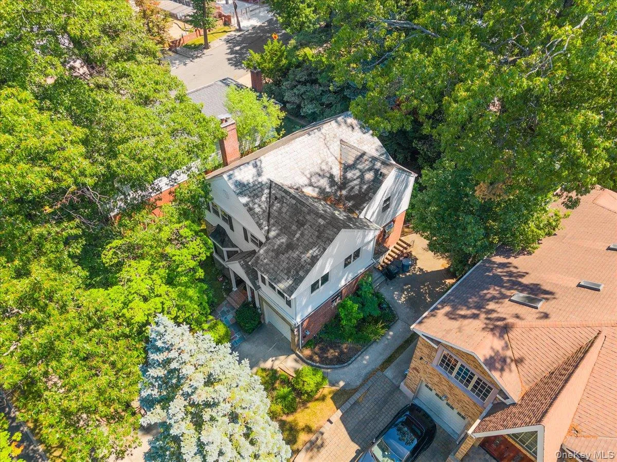 8507 Avon Street, New York, NY, 4 Bedrooms Bedrooms, 10 Rooms Rooms,3 BathroomsBathrooms,Residential,For Rent,Avon,0,1018903 8507 Avon Street, New York, NY, 4 Bedrooms Bedrooms, 10 Rooms Rooms,3 BathroomsBathrooms,Residential,For Rent,Avon,0,1018903