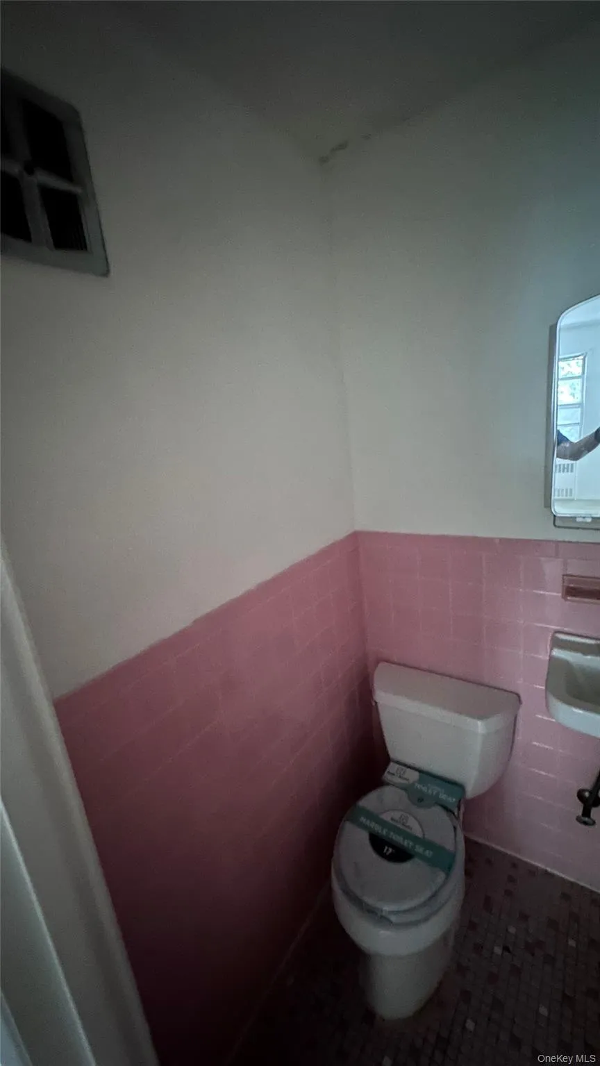 Half Bath connected to Primary Half Bath connected to Primary