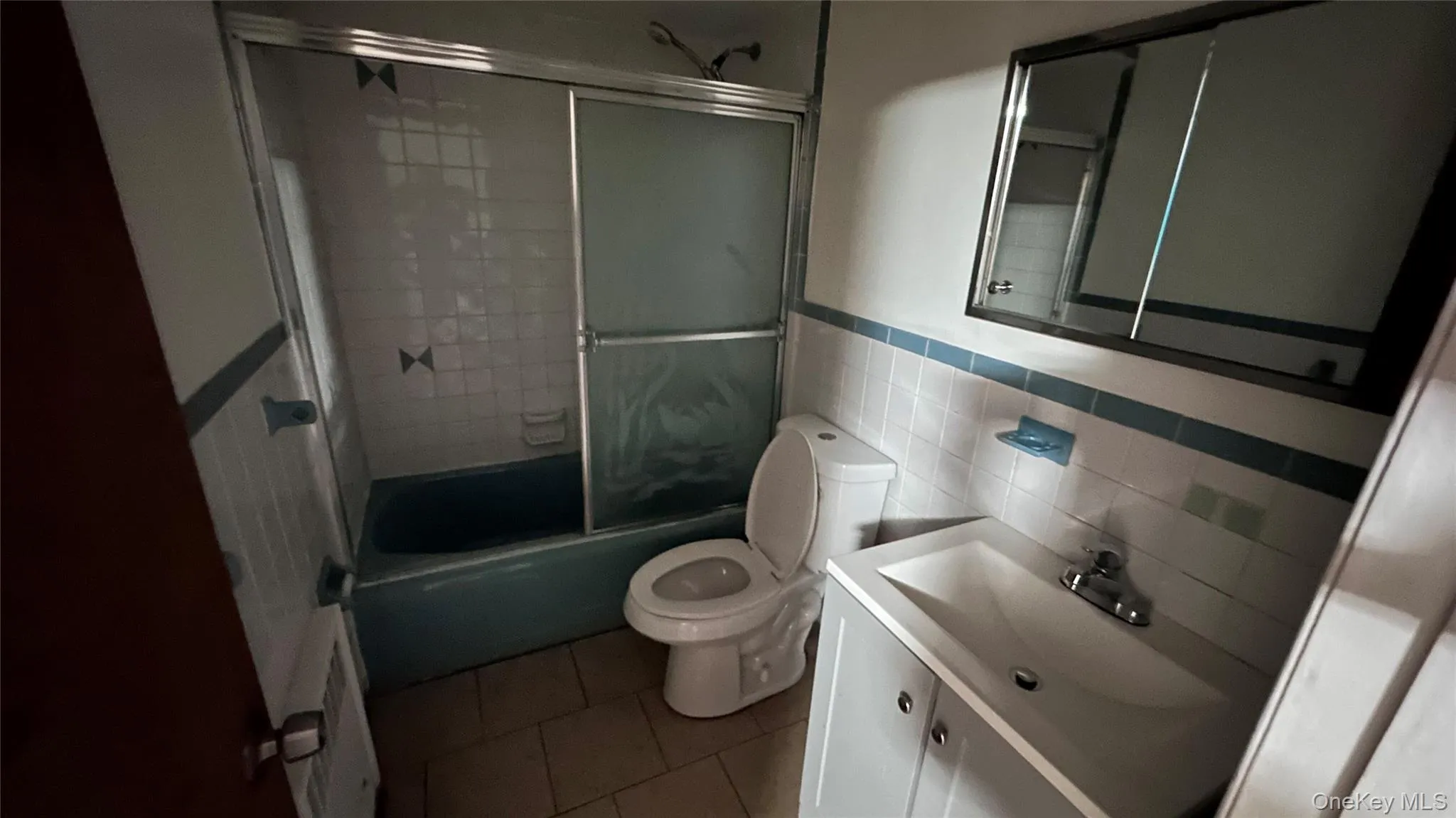 Full Bathroom Full Bathroom