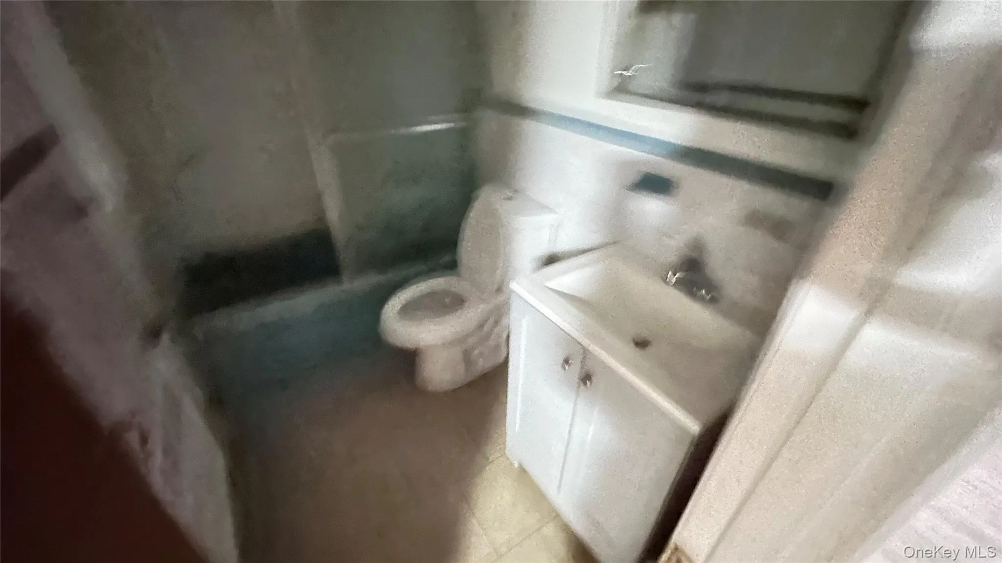 Full Bathroom Full Bathroom