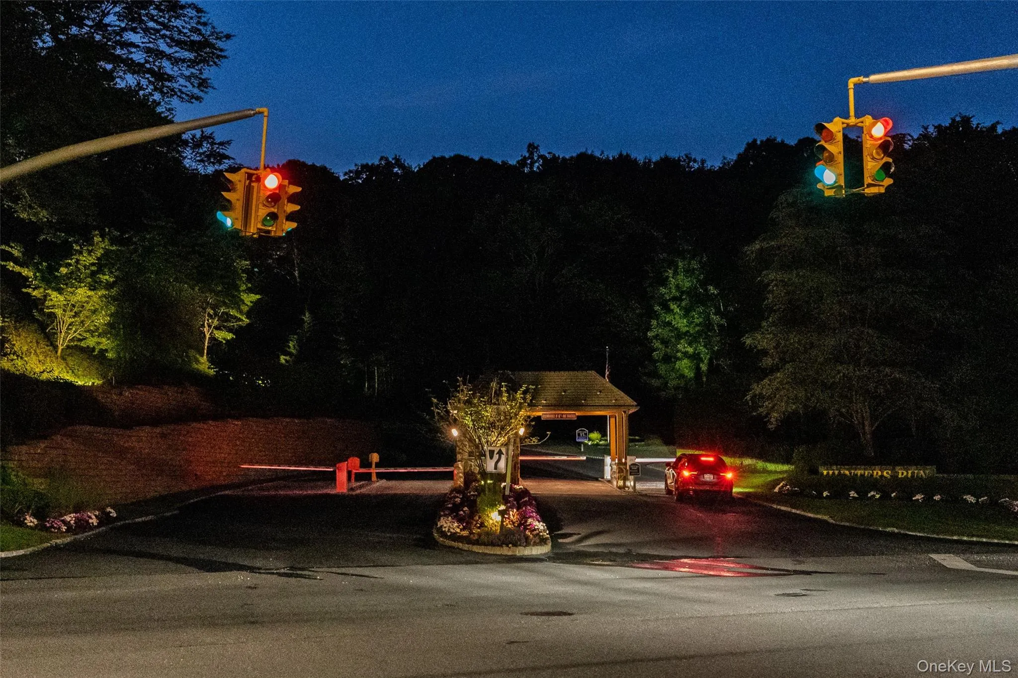 24 Hour Gated Security for the Community of Hunters Run. 24 Hour Gated Security for the Community of Hunters Run.