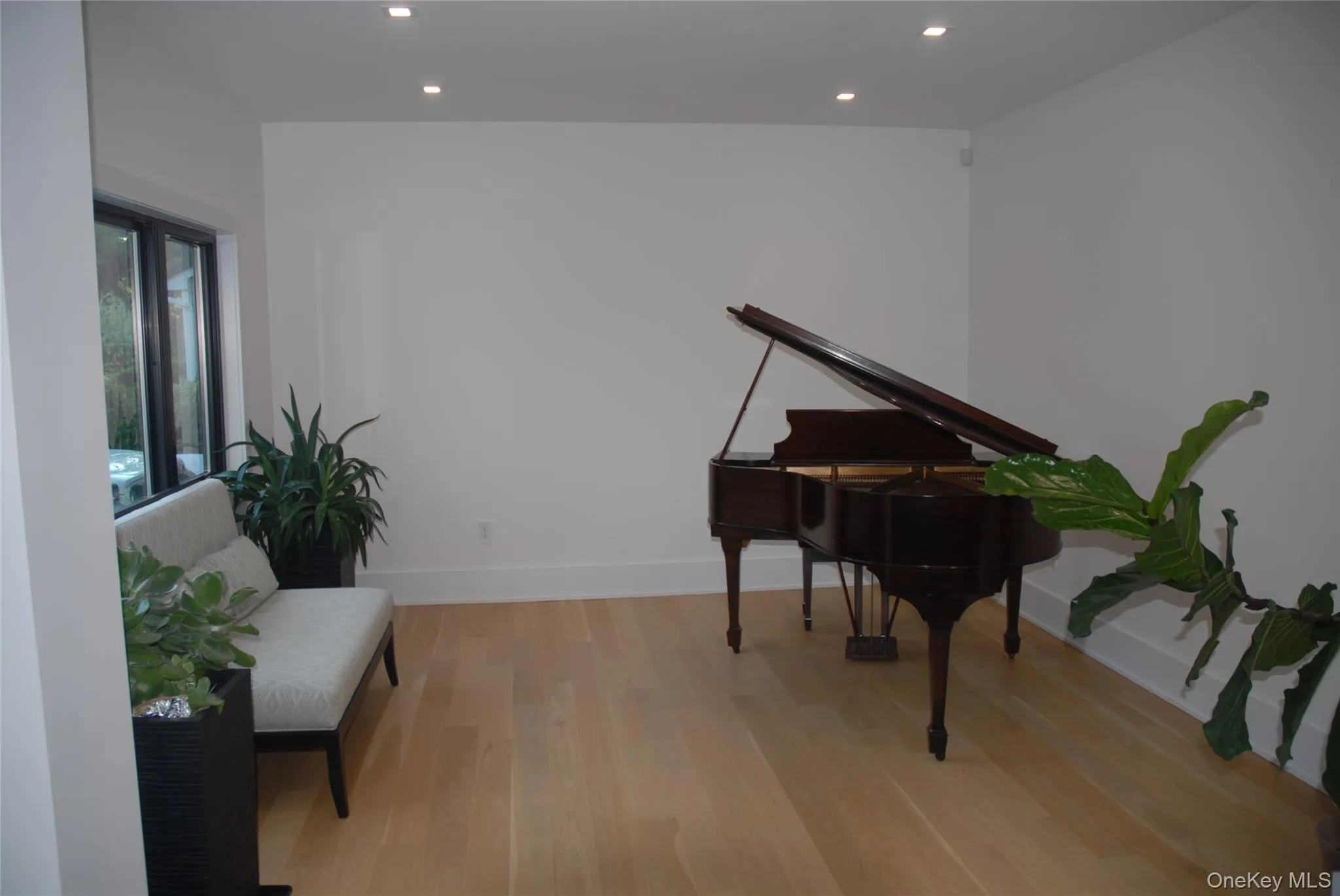 43 Marian Lane, Oyster Bay, NY, 4 Bedrooms Bedrooms, 10 Rooms Rooms,4 BathroomsBathrooms,Residential,For Rent,Marian,0,1018911 43 Marian Lane, Oyster Bay, NY, 4 Bedrooms Bedrooms, 10 Rooms Rooms,4 BathroomsBathrooms,Residential,For Rent,Marian,0,1018911