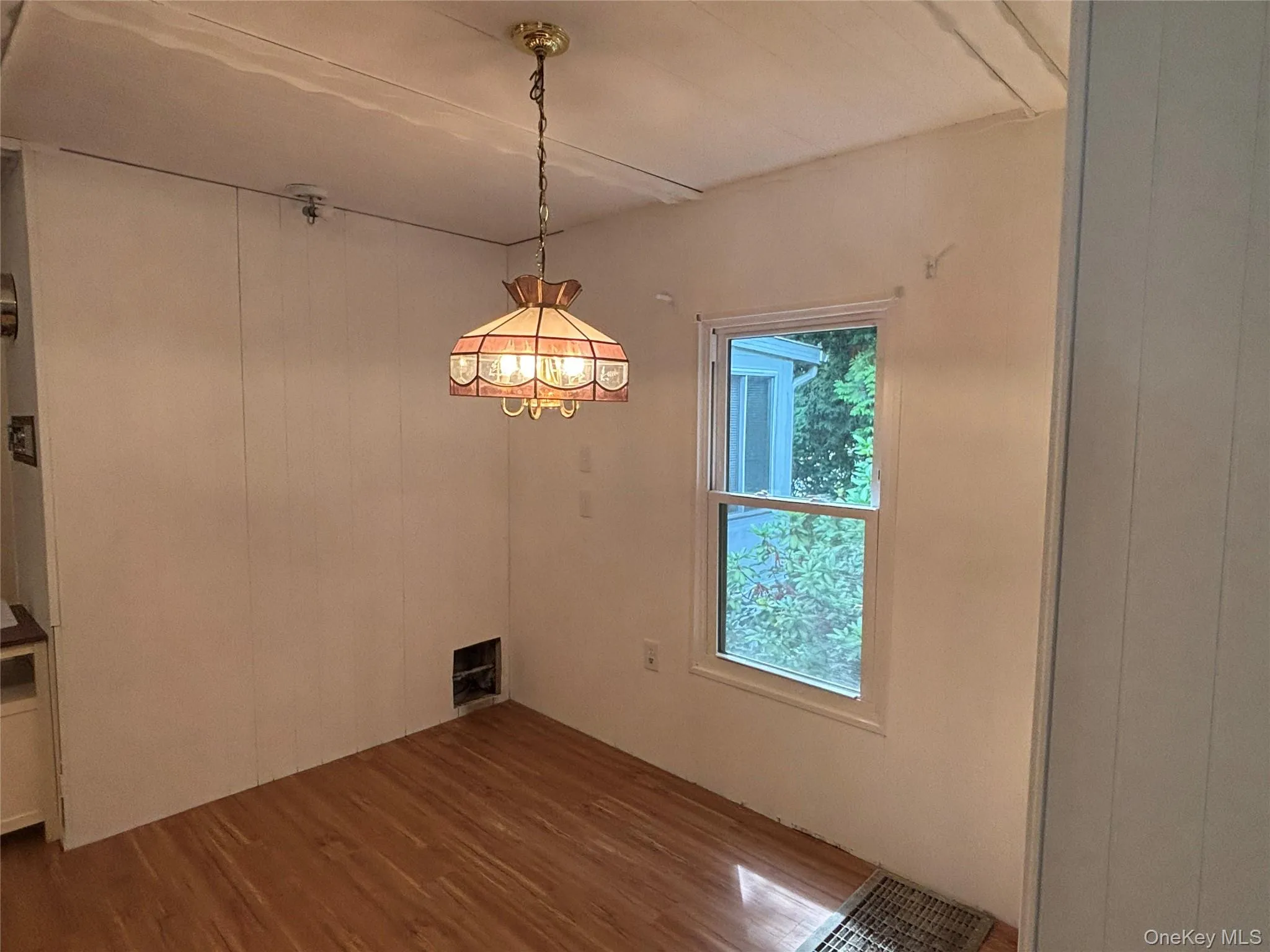 101 West Lane, Riverhead, NY, 2 Bedrooms Bedrooms, 5 Rooms Rooms,1 BathroomBathrooms,Residential,For Rent,West,0,1018919 101 West Lane, Riverhead, NY, 2 Bedrooms Bedrooms, 5 Rooms Rooms,1 BathroomBathrooms,Residential,For Rent,West,0,1018919