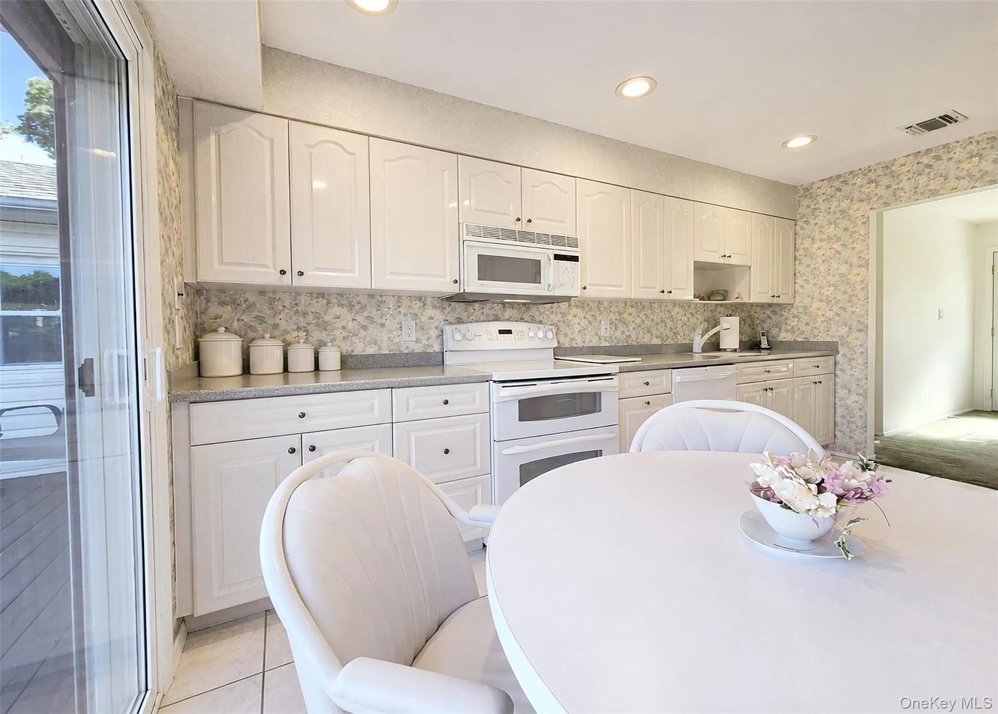 35 Avenue D, Islip, NY, 3 Bedrooms Bedrooms, 10 Rooms Rooms,2 BathroomsBathrooms,Residential,For Rent,Avenue D,0,KEY1018921 35 Avenue D, Islip, NY, 3 Bedrooms Bedrooms, 10 Rooms Rooms,2 BathroomsBathrooms,Residential,For Rent,Avenue D,0,KEY1018921
