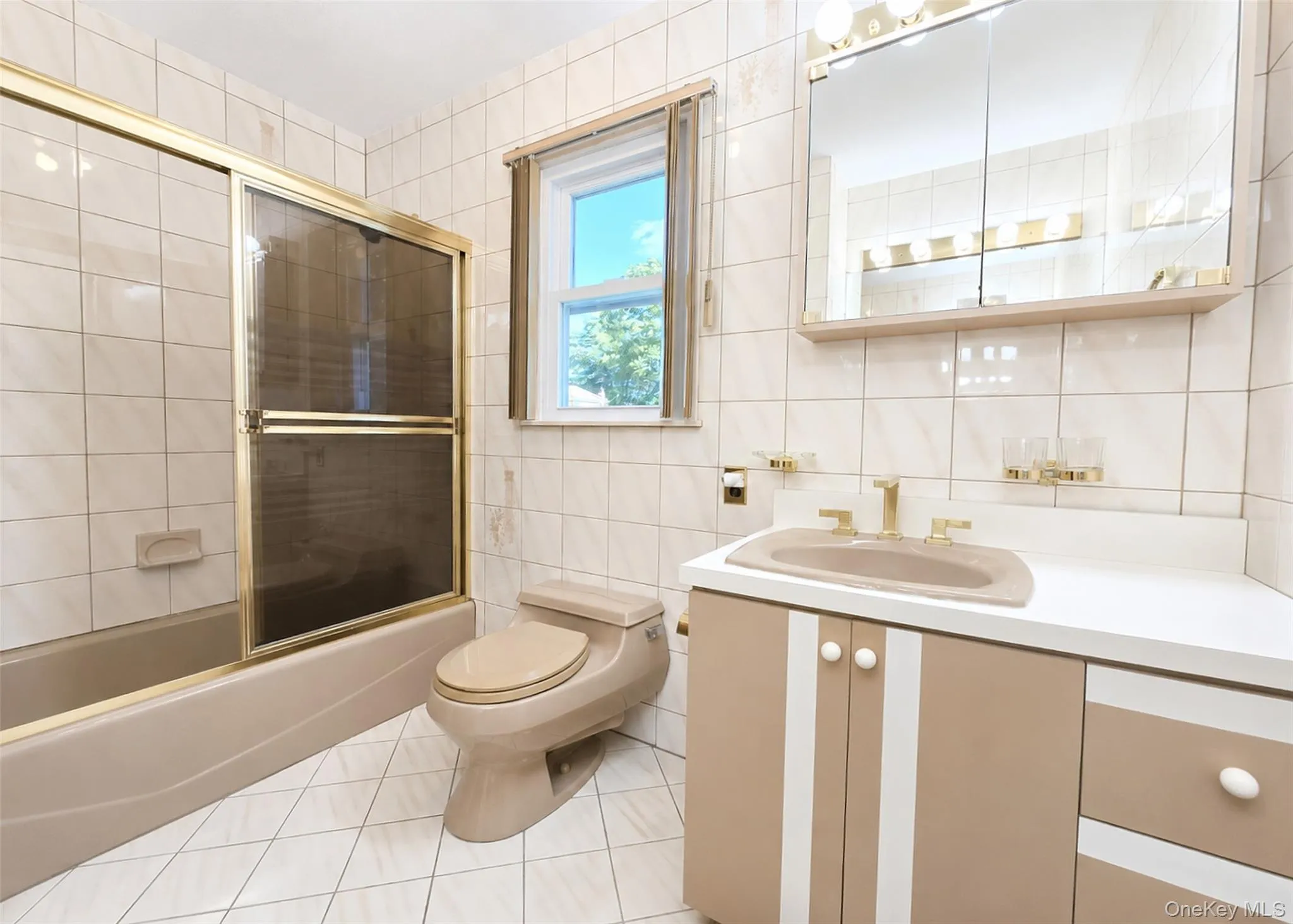 35 Avenue D, Islip, NY, 3 Bedrooms Bedrooms, 10 Rooms Rooms,2 BathroomsBathrooms,Residential,For Rent,Avenue D,0,KEY1018921 35 Avenue D, Islip, NY, 3 Bedrooms Bedrooms, 10 Rooms Rooms,2 BathroomsBathrooms,Residential,For Rent,Avenue D,0,KEY1018921