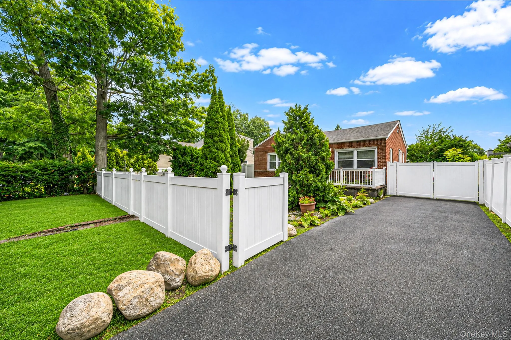 136 Sioux Street, Islip, NY, 2 Bedrooms Bedrooms, 5 Rooms Rooms,2 BathroomsBathrooms,Residential,For Rent,Sioux,0,1018929 136 Sioux Street, Islip, NY, 2 Bedrooms Bedrooms, 5 Rooms Rooms,2 BathroomsBathrooms,Residential,For Rent,Sioux,0,1018929