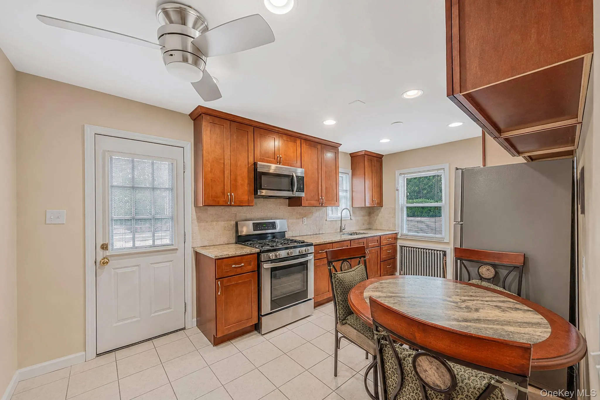 136 Sioux Street, Islip, NY, 2 Bedrooms Bedrooms, 5 Rooms Rooms,2 BathroomsBathrooms,Residential,For Rent,Sioux,0,1018929 136 Sioux Street, Islip, NY, 2 Bedrooms Bedrooms, 5 Rooms Rooms,2 BathroomsBathrooms,Residential,For Rent,Sioux,0,1018929