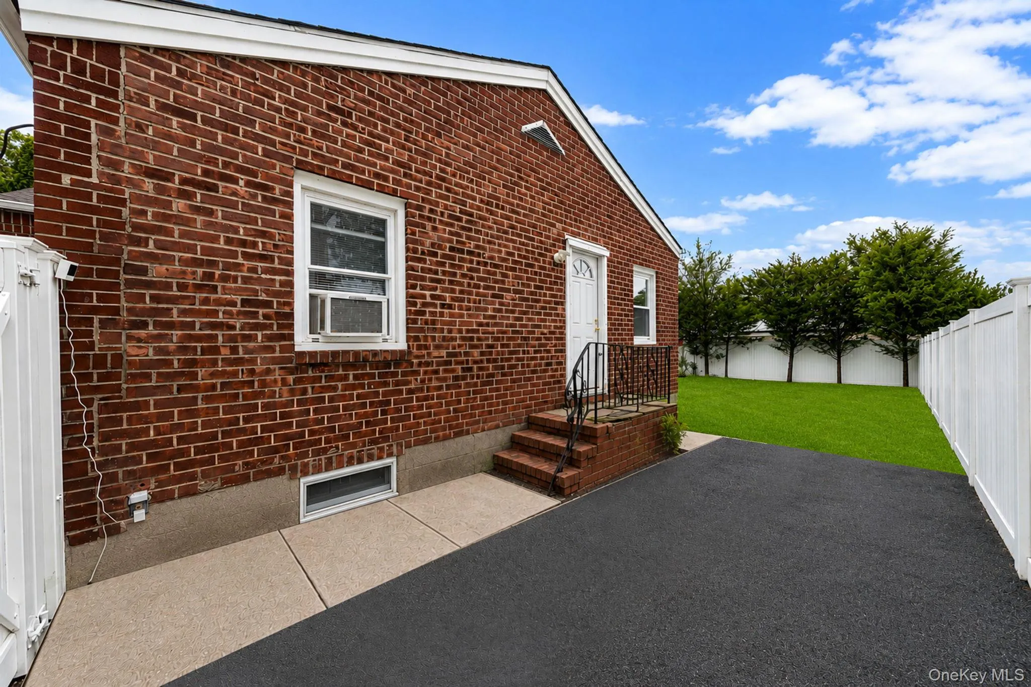 136 Sioux Street, Islip, NY, 2 Bedrooms Bedrooms, 5 Rooms Rooms,2 BathroomsBathrooms,Residential,For Rent,Sioux,0,1018929 136 Sioux Street, Islip, NY, 2 Bedrooms Bedrooms, 5 Rooms Rooms,2 BathroomsBathrooms,Residential,For Rent,Sioux,0,1018929