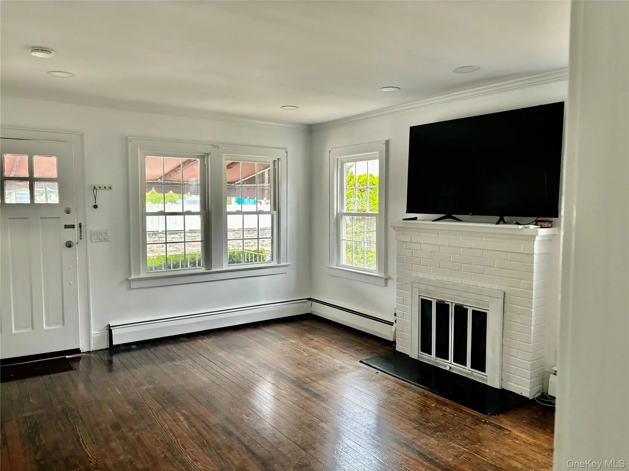 76 Clayton Avenue, Hempstead, NY, 4 Bedrooms Bedrooms, 8 Rooms Rooms,1 BathroomBathrooms,Residential Lease,For Rent,Clayton,0,KEY1018934 76 Clayton Avenue, Hempstead, NY, 4 Bedrooms Bedrooms, 8 Rooms Rooms,1 BathroomBathrooms,Residential Lease,For Rent,Clayton,0,KEY1018934