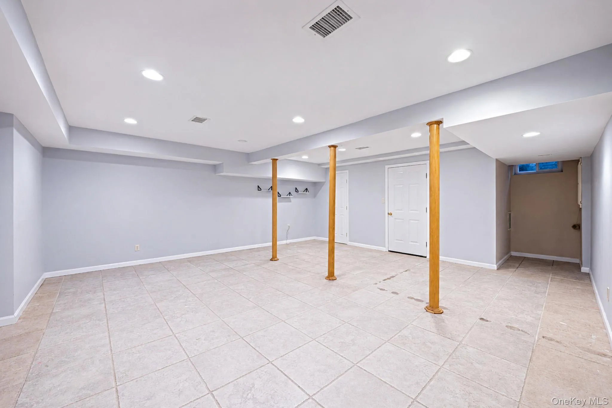 101 Raspberry Court, Huntington, NY, 4 Bedrooms Bedrooms, 9 Rooms Rooms,4 BathroomsBathrooms,Residential Lease,For Rent,Raspberry,0,KEY1018936 101 Raspberry Court, Huntington, NY, 4 Bedrooms Bedrooms, 9 Rooms Rooms,4 BathroomsBathrooms,Residential Lease,For Rent,Raspberry,0,KEY1018936