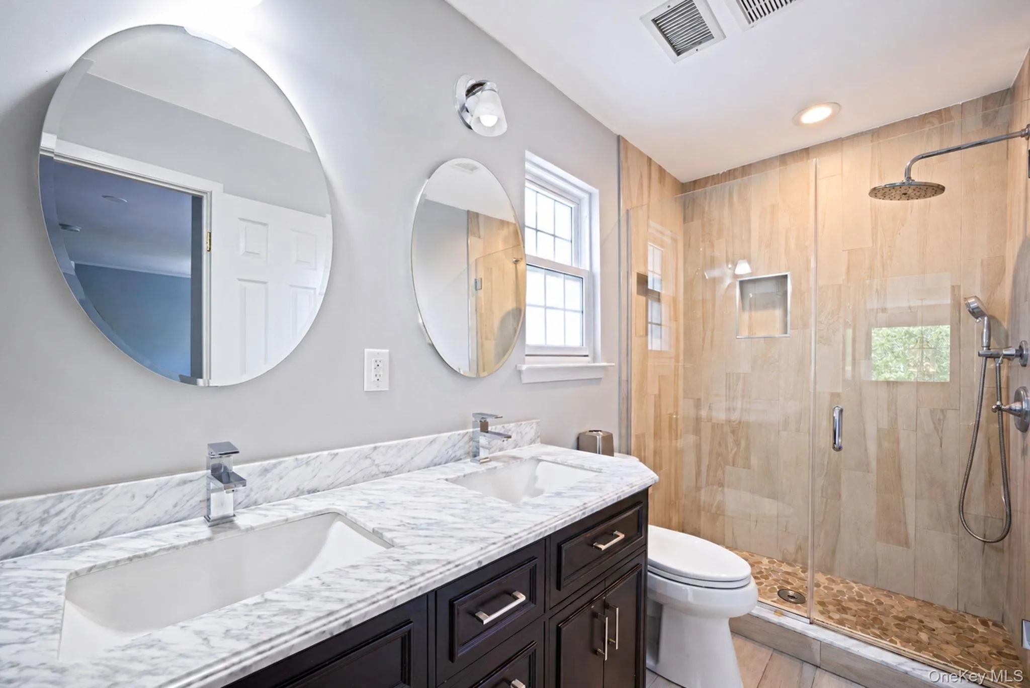 101 Raspberry Court, Huntington, NY, 4 Bedrooms Bedrooms, 9 Rooms Rooms,4 BathroomsBathrooms,Residential Lease,For Rent,Raspberry,0,KEY1018936 101 Raspberry Court, Huntington, NY, 4 Bedrooms Bedrooms, 9 Rooms Rooms,4 BathroomsBathrooms,Residential Lease,For Rent,Raspberry,0,KEY1018936