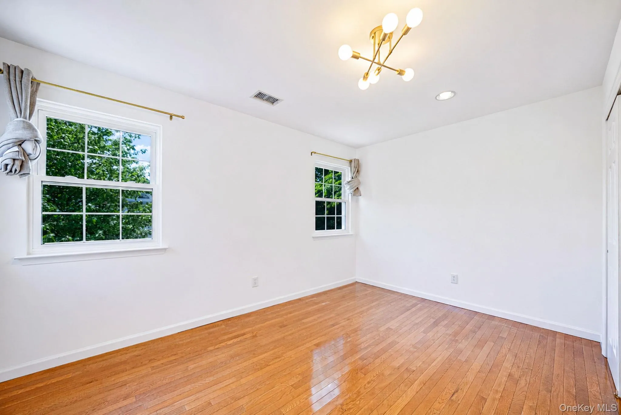 101 Raspberry Court, Huntington, NY, 4 Bedrooms Bedrooms, 9 Rooms Rooms,4 BathroomsBathrooms,Residential Lease,For Rent,Raspberry,0,KEY1018936 101 Raspberry Court, Huntington, NY, 4 Bedrooms Bedrooms, 9 Rooms Rooms,4 BathroomsBathrooms,Residential Lease,For Rent,Raspberry,0,KEY1018936